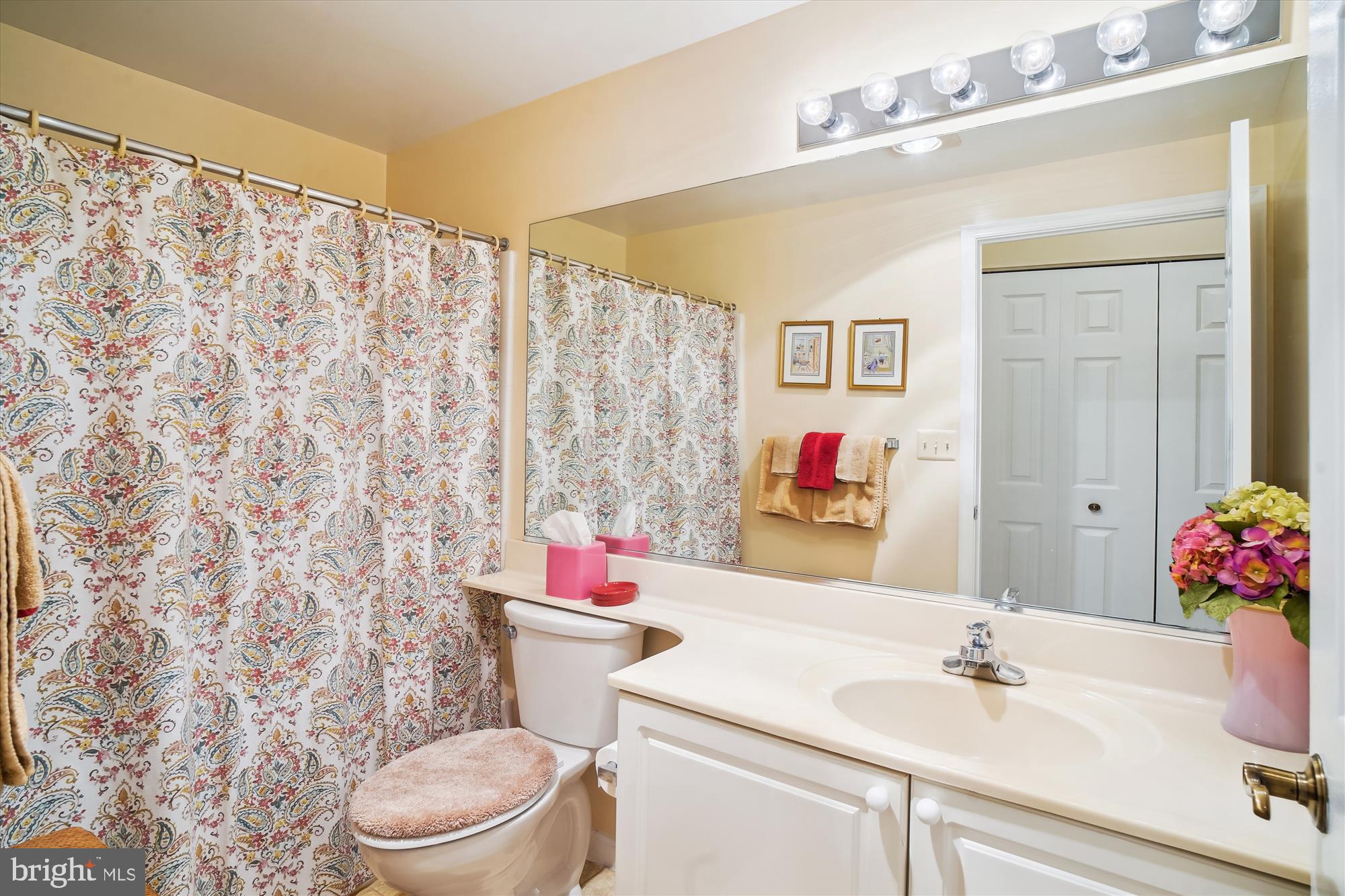 LEISURE WORLD - Residential