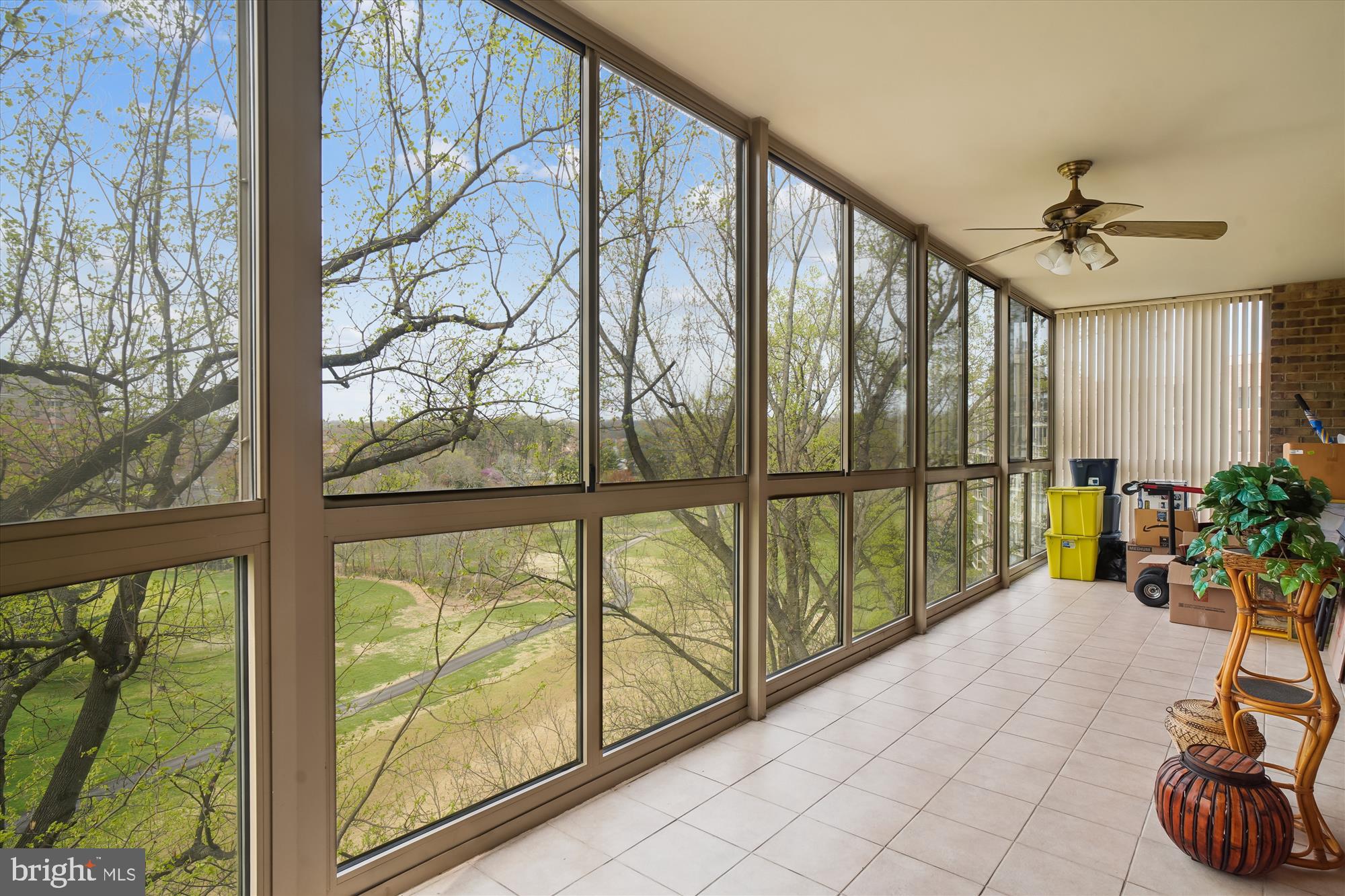 LEISURE WORLD - Residential