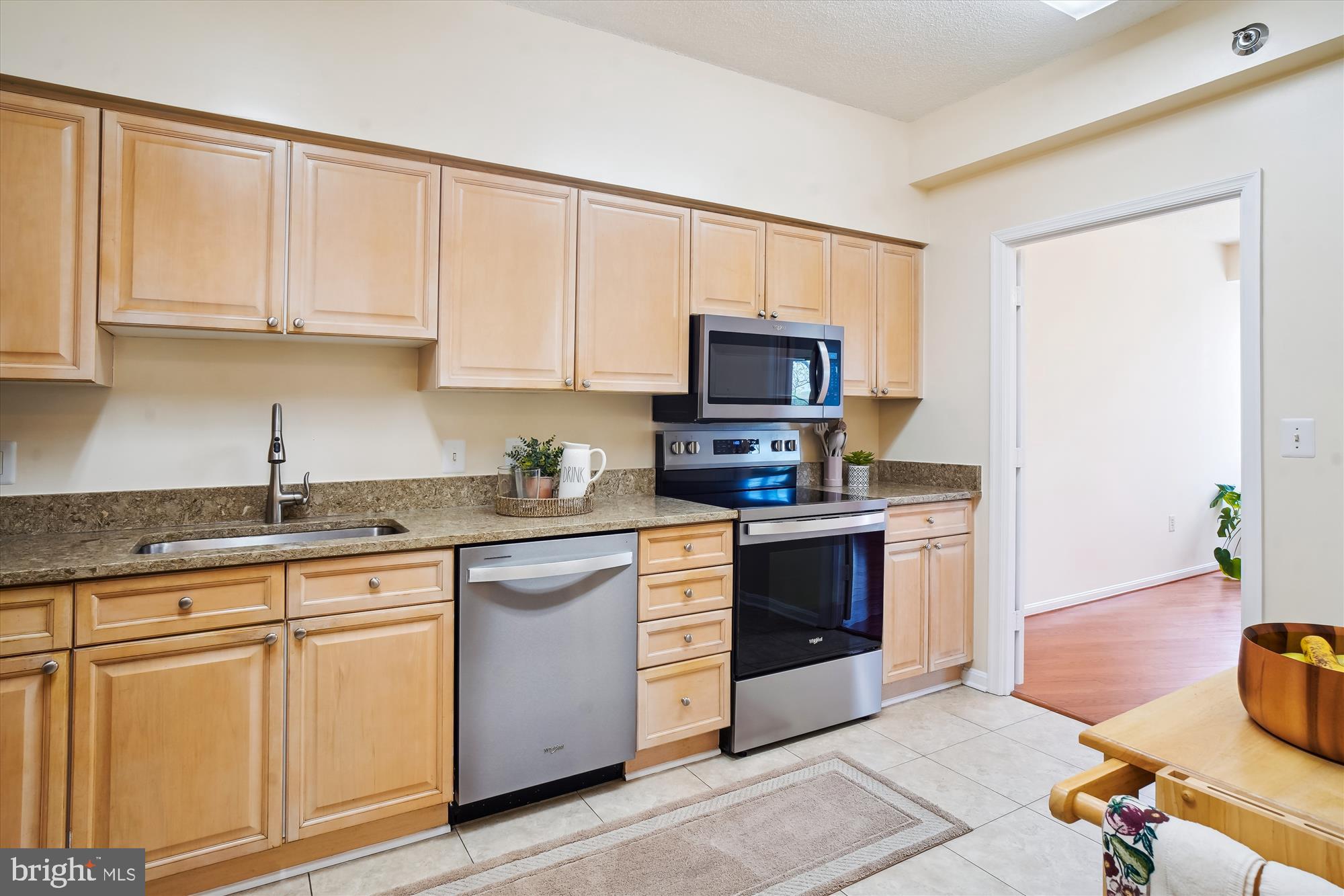 LEISURE WORLD - Residential