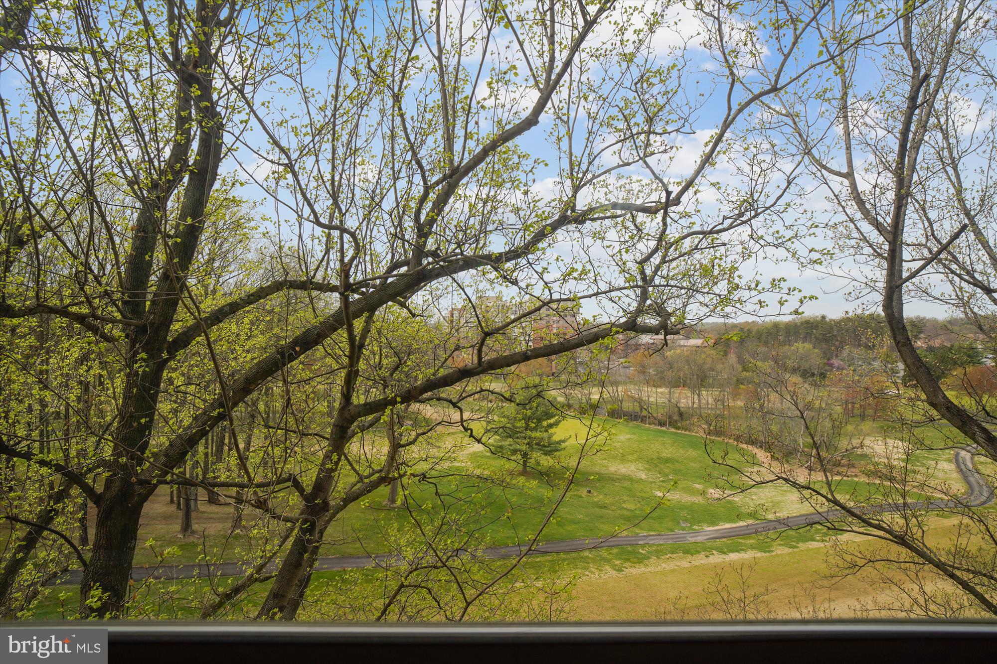 LEISURE WORLD - Residential