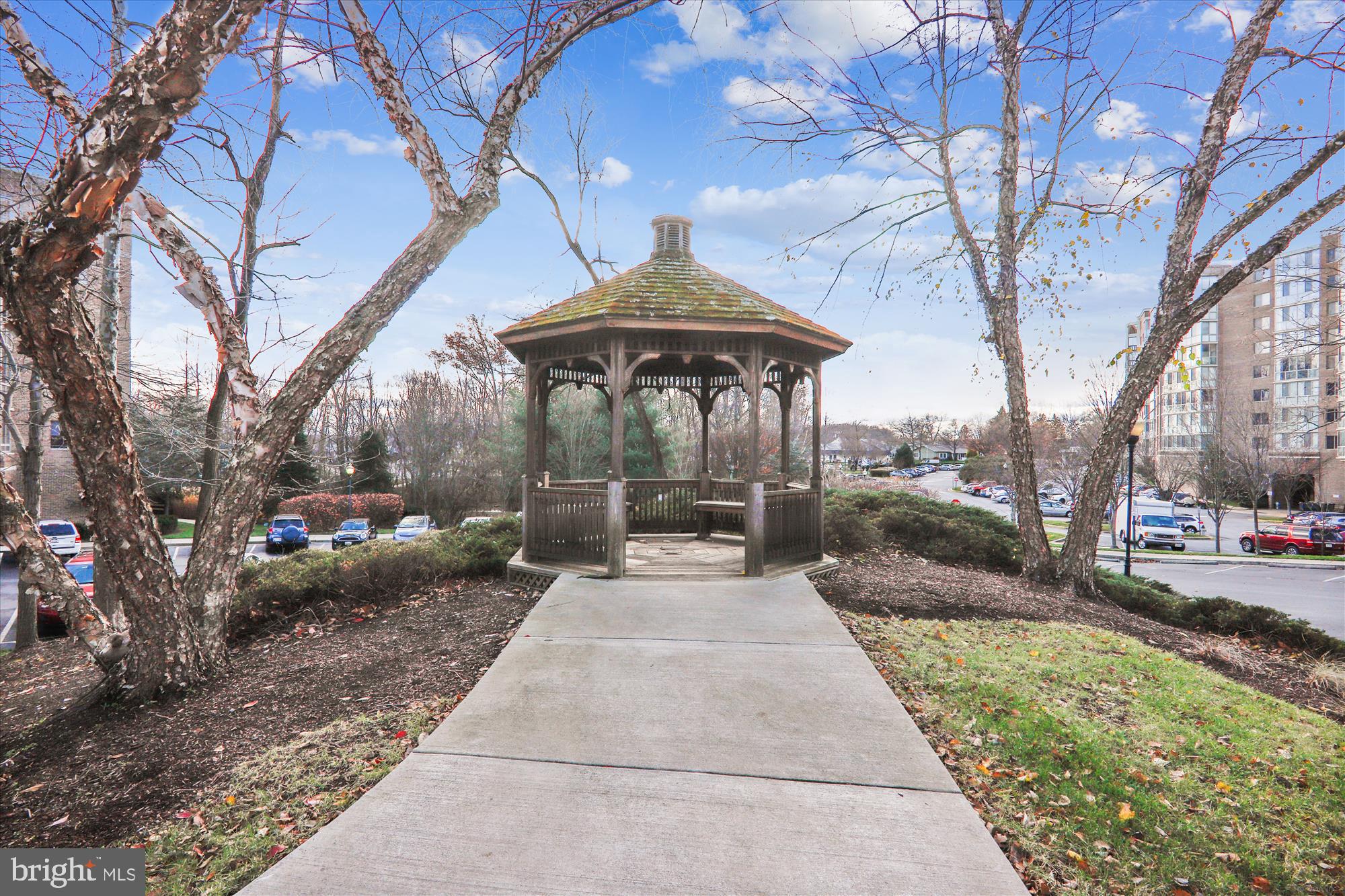 LEISURE WORLD - Residential