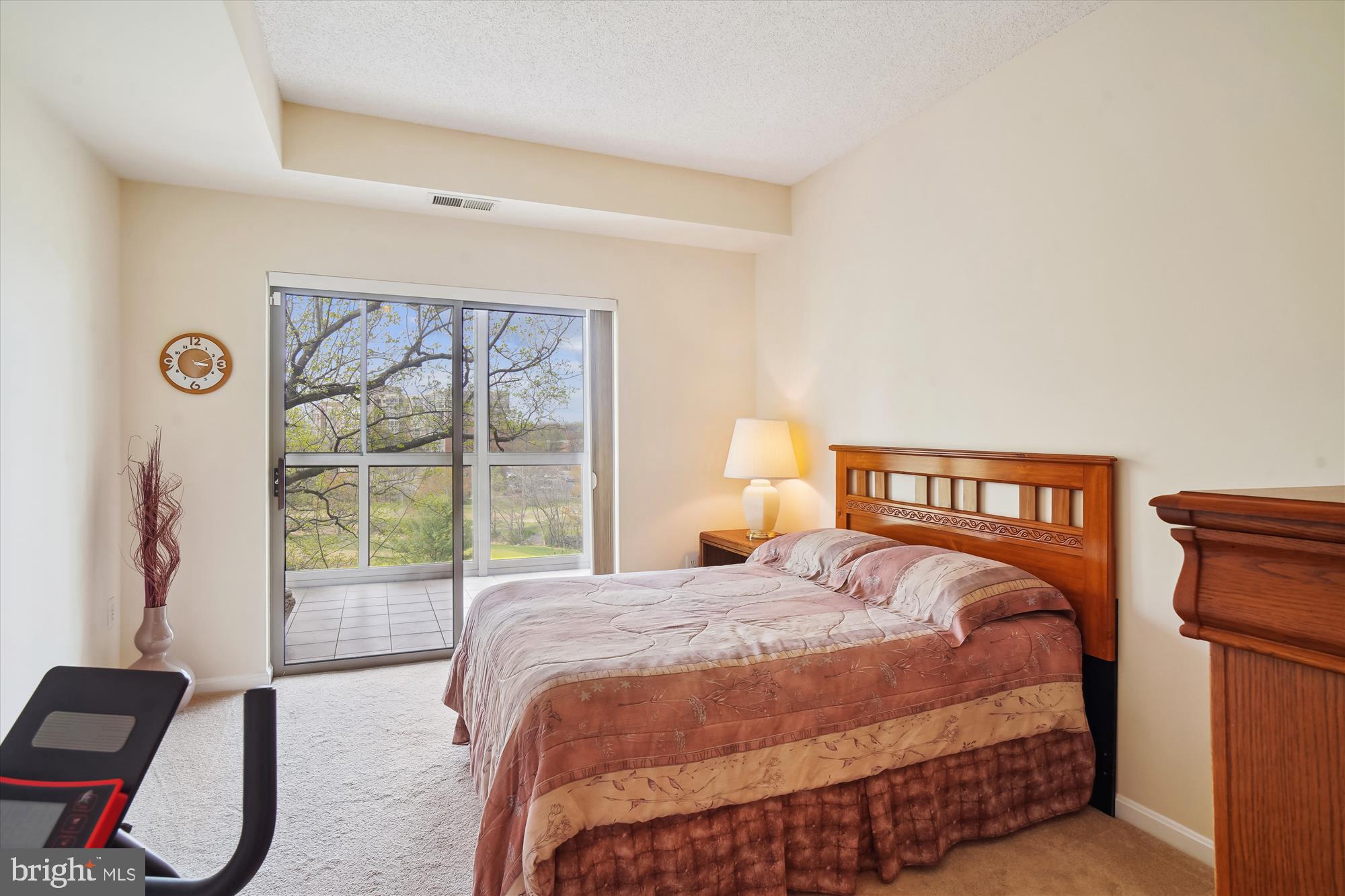 LEISURE WORLD - Residential