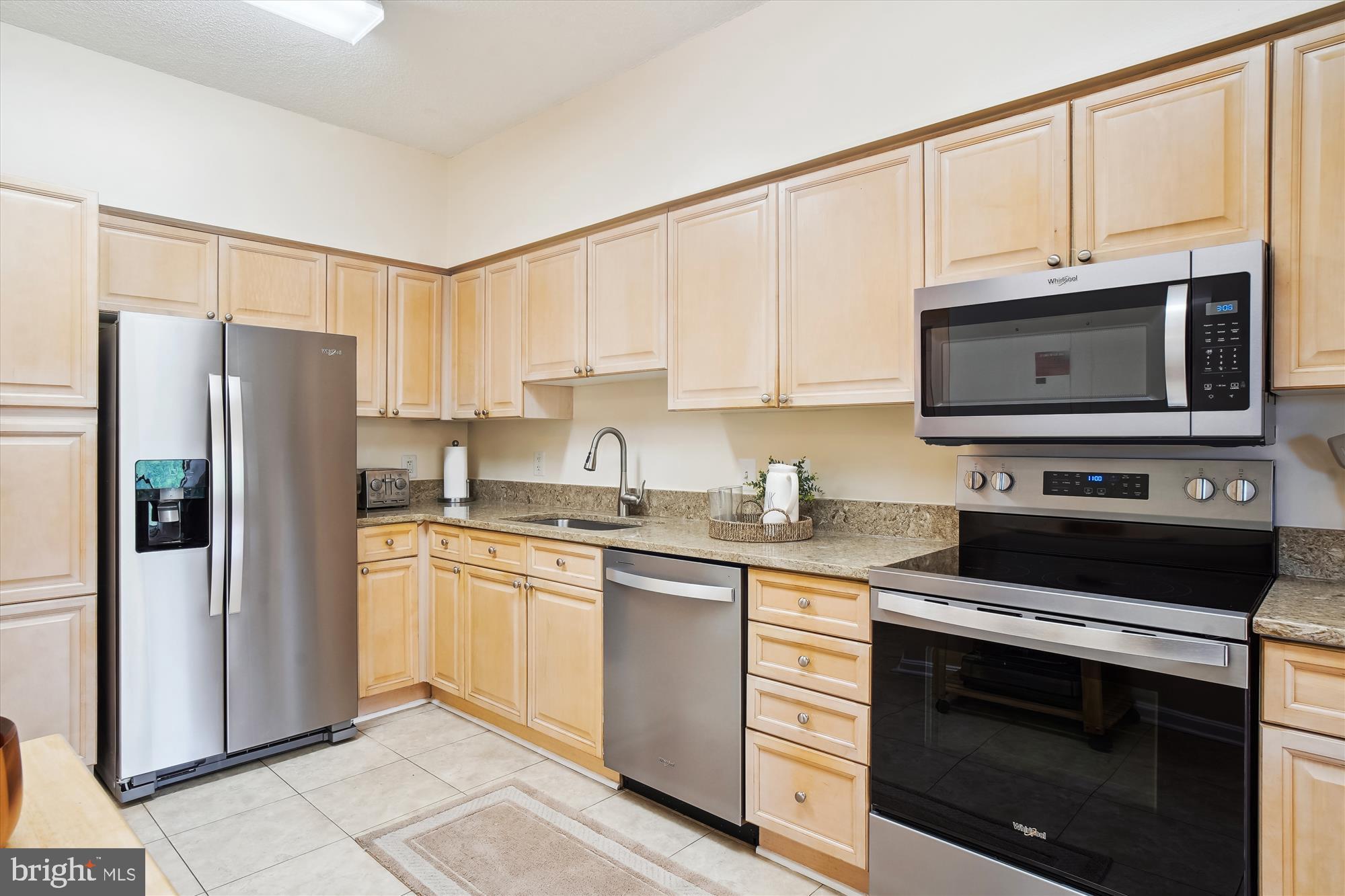 LEISURE WORLD - Residential