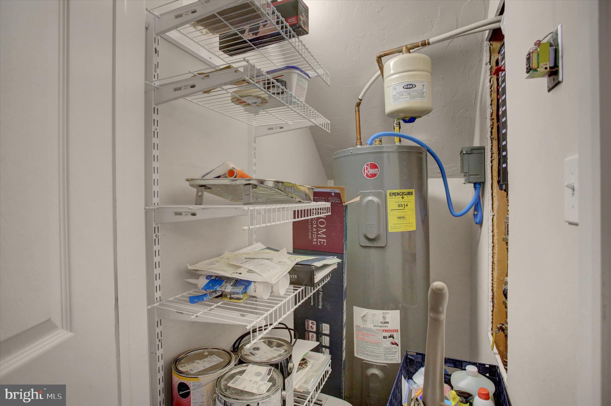 MOUNTAIN SHADOWS - Residential