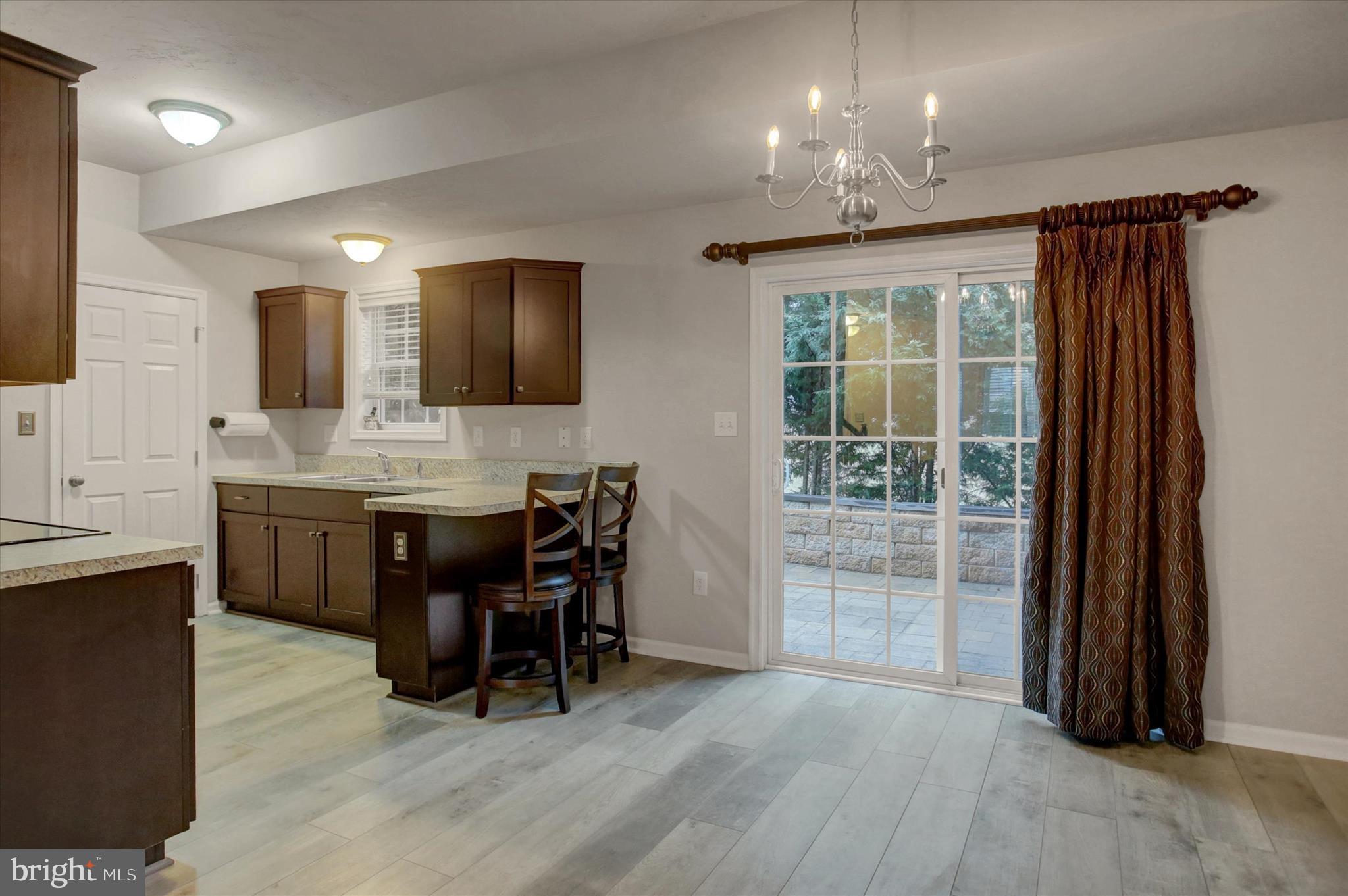 MOUNTAIN SHADOWS - Residential