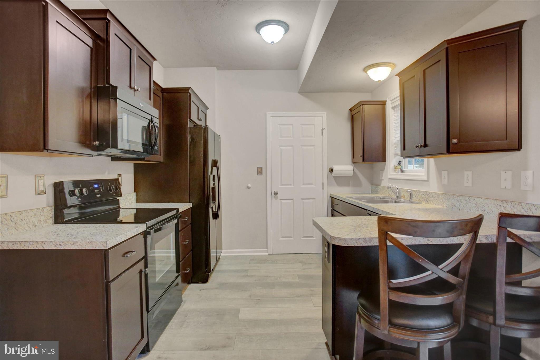 MOUNTAIN SHADOWS - Residential