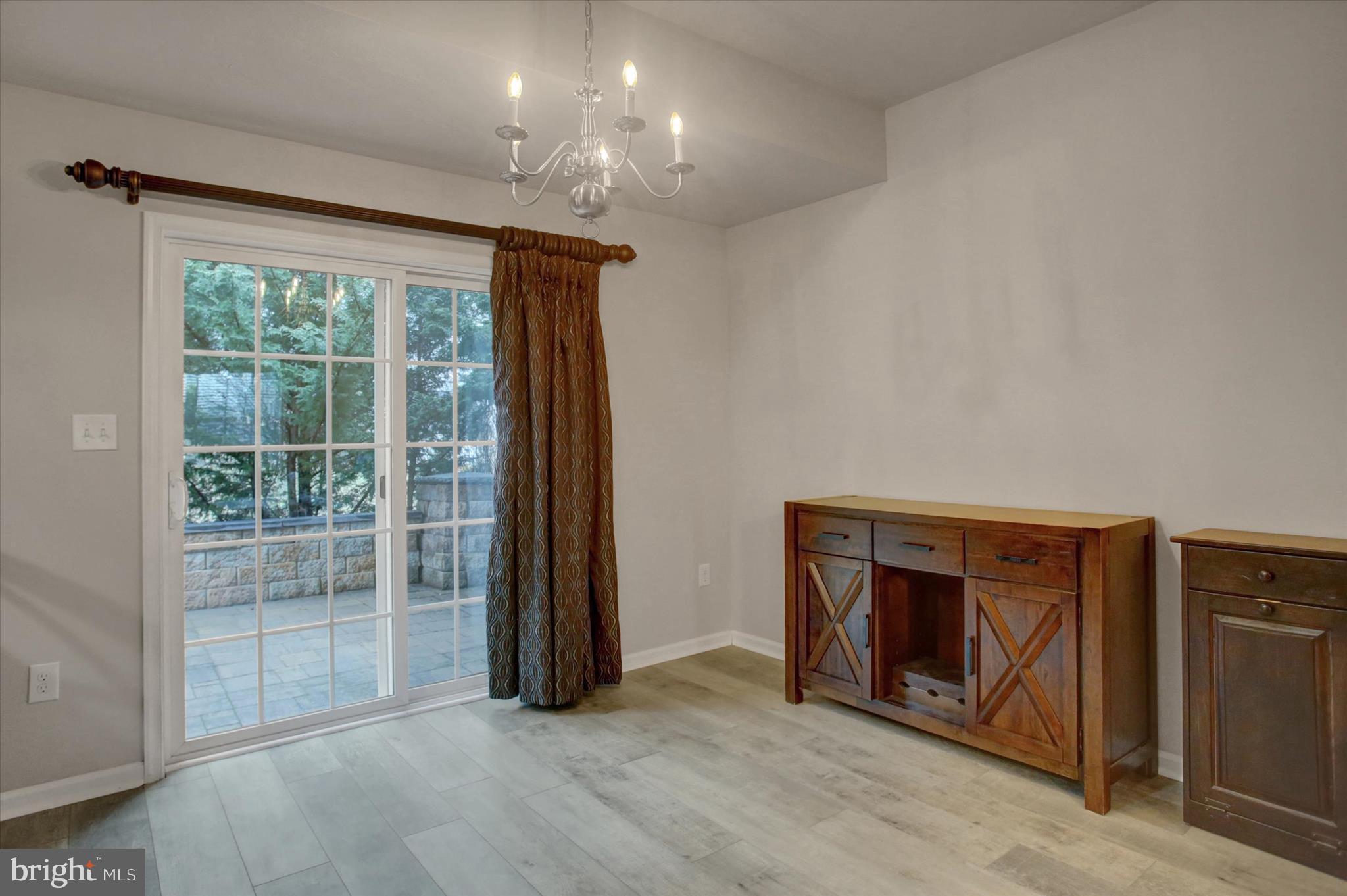 MOUNTAIN SHADOWS - Residential