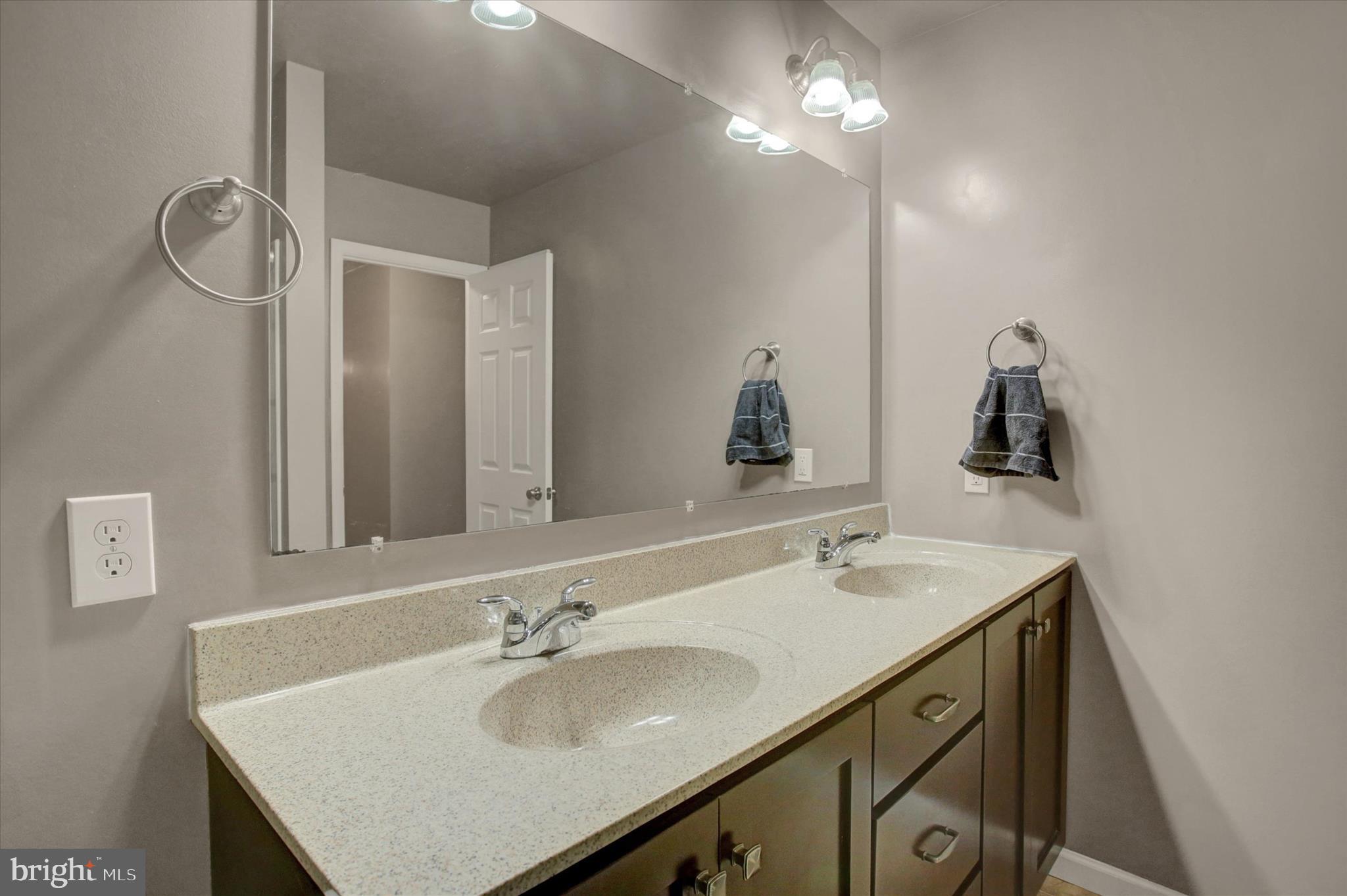 MOUNTAIN SHADOWS - Residential