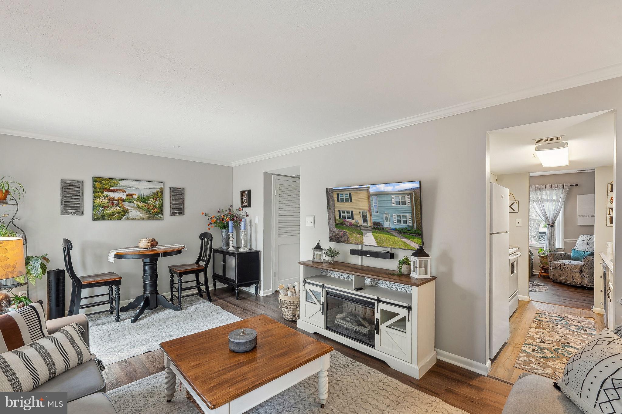 CRESTWOOD HAMLET - Residential