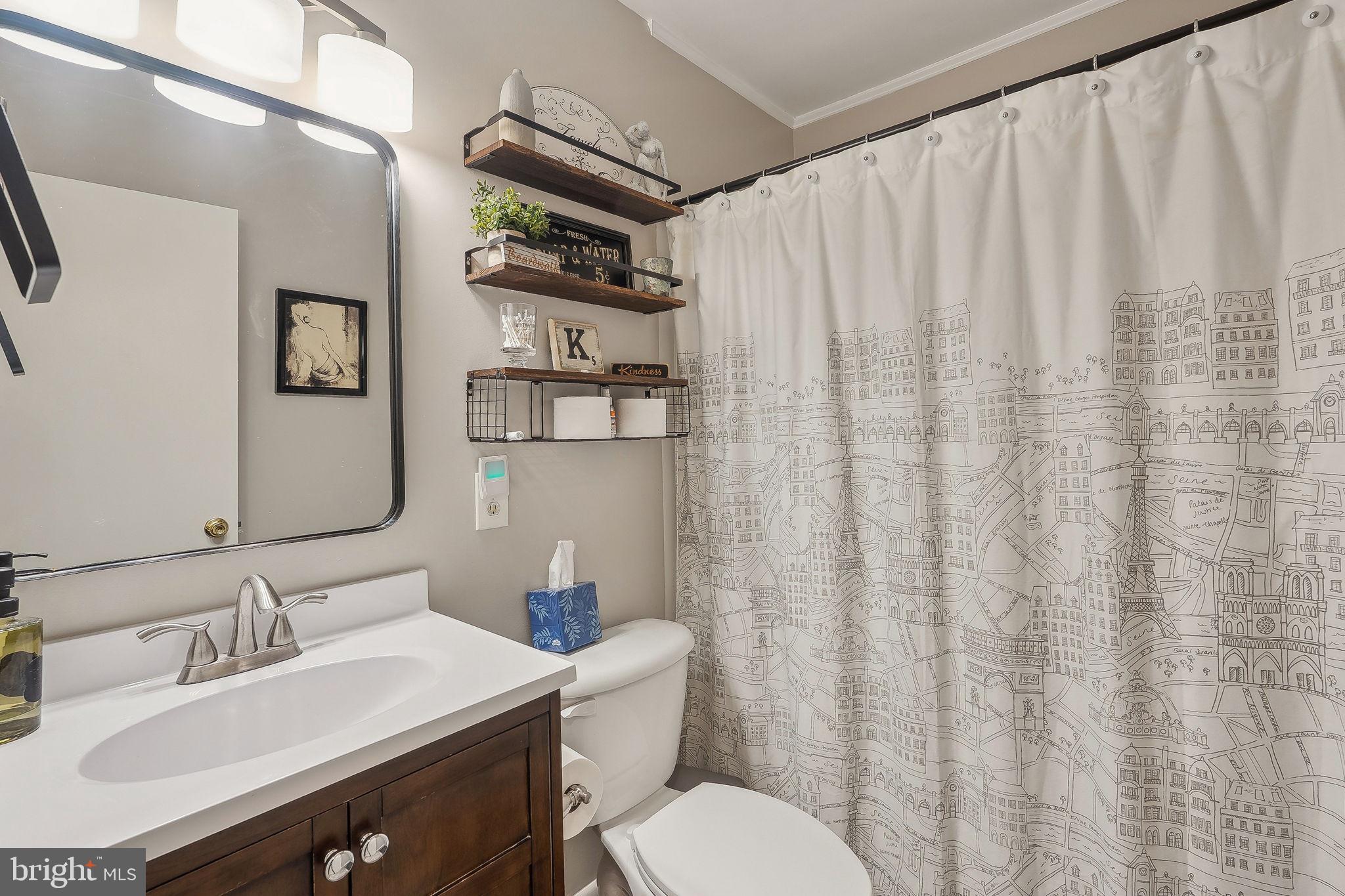 CRESTWOOD HAMLET - Residential