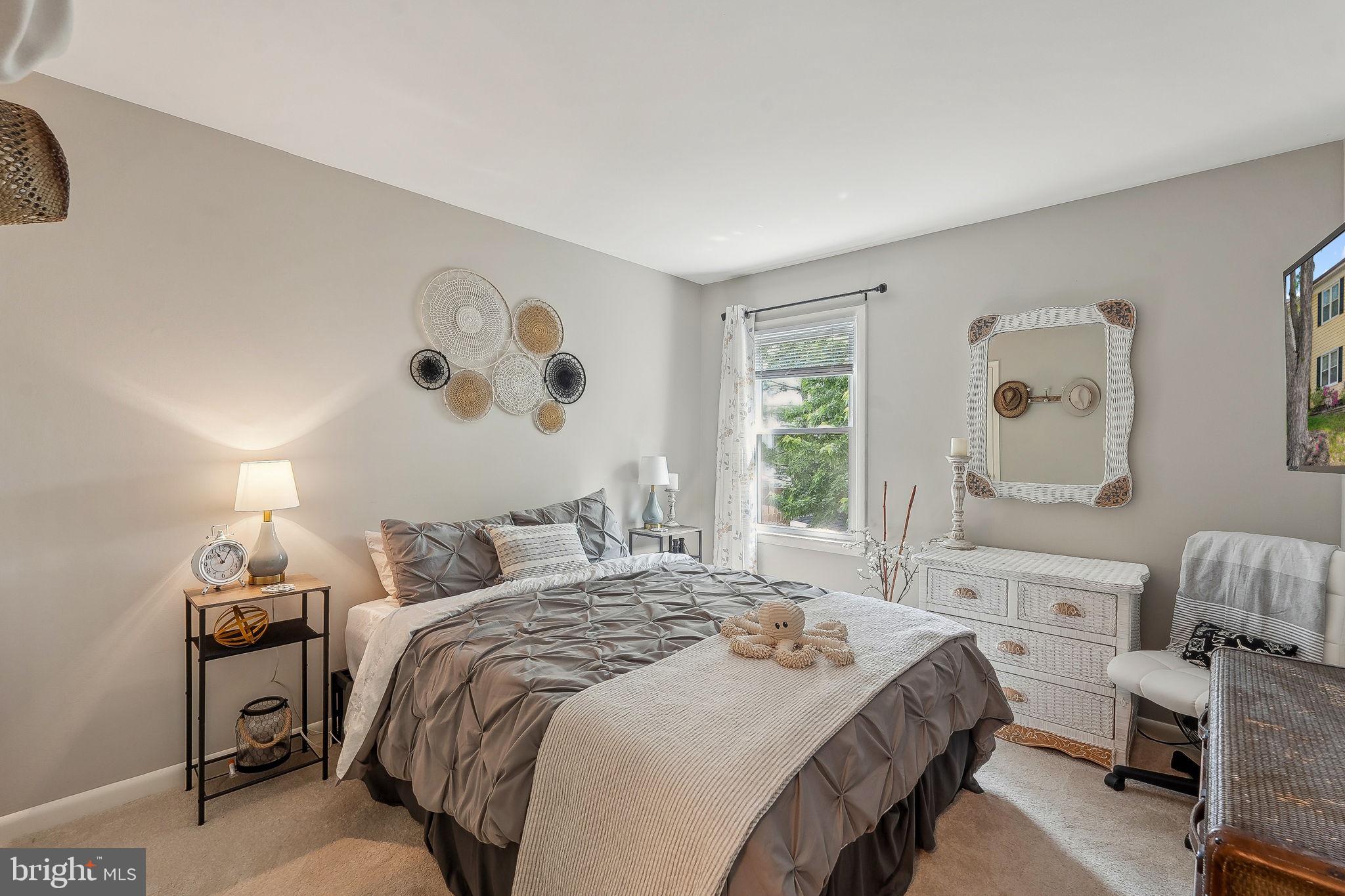 CRESTWOOD HAMLET - Residential