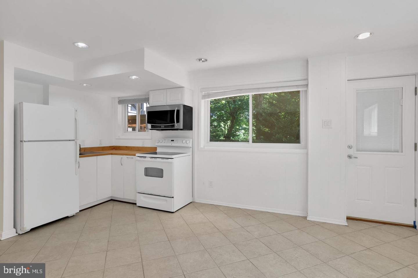 MERRIMACK PARK - Residential Lease