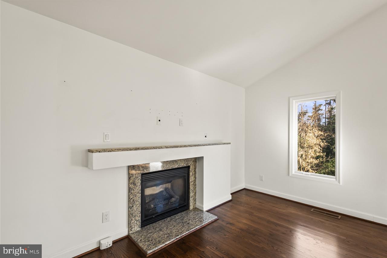 MERRIMACK PARK - Residential Lease