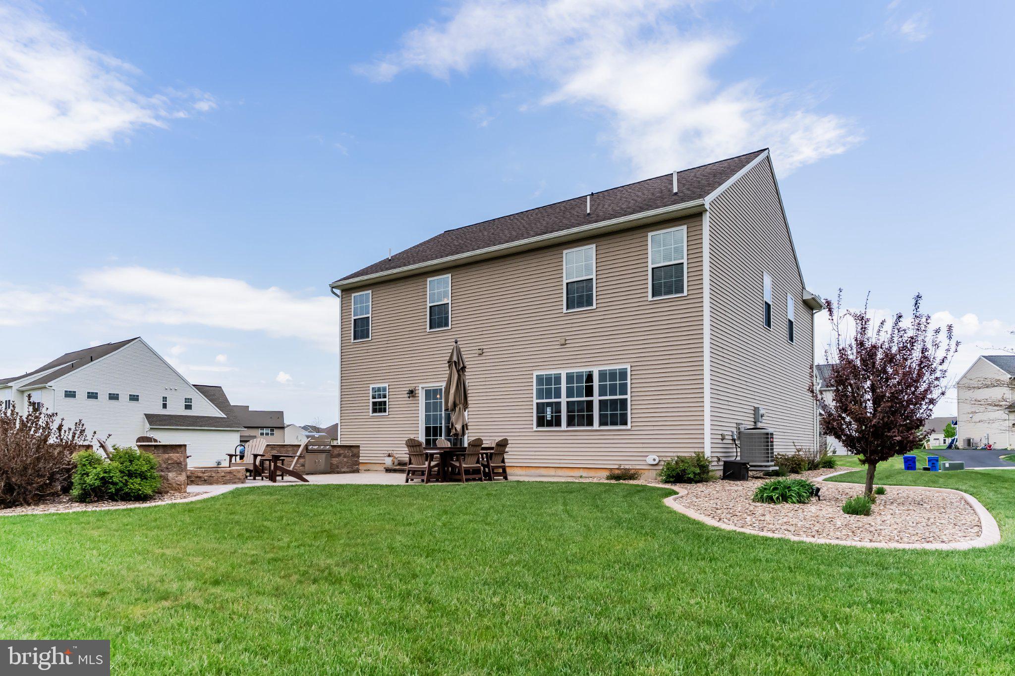 DANBURY GLEN - Residential
