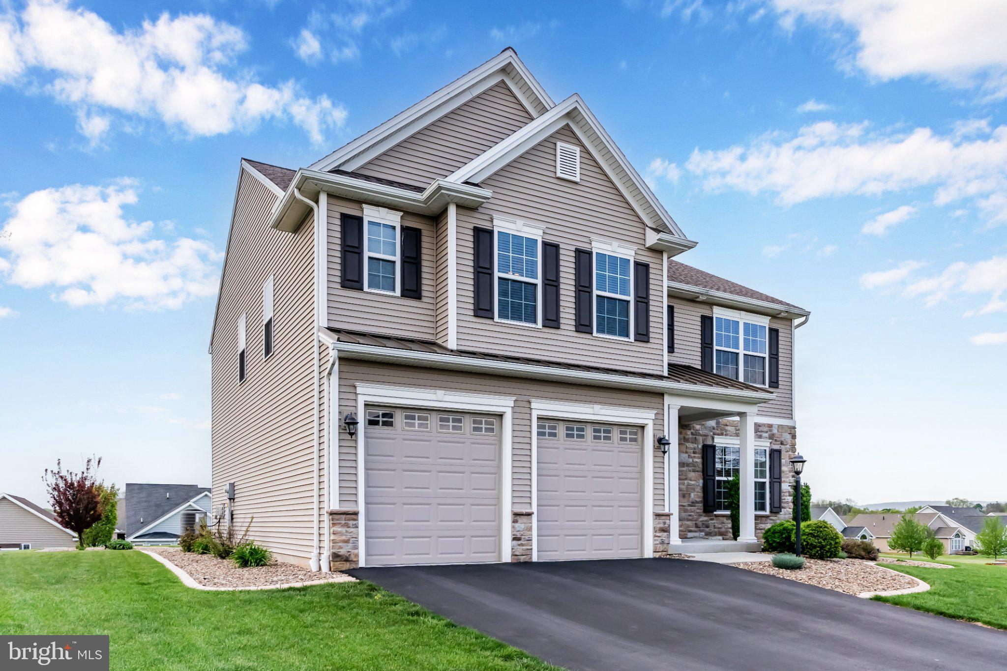 DANBURY GLEN - Residential