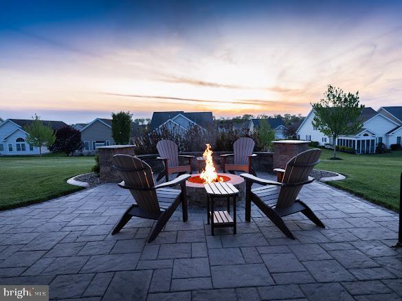 DANBURY GLEN - Residential