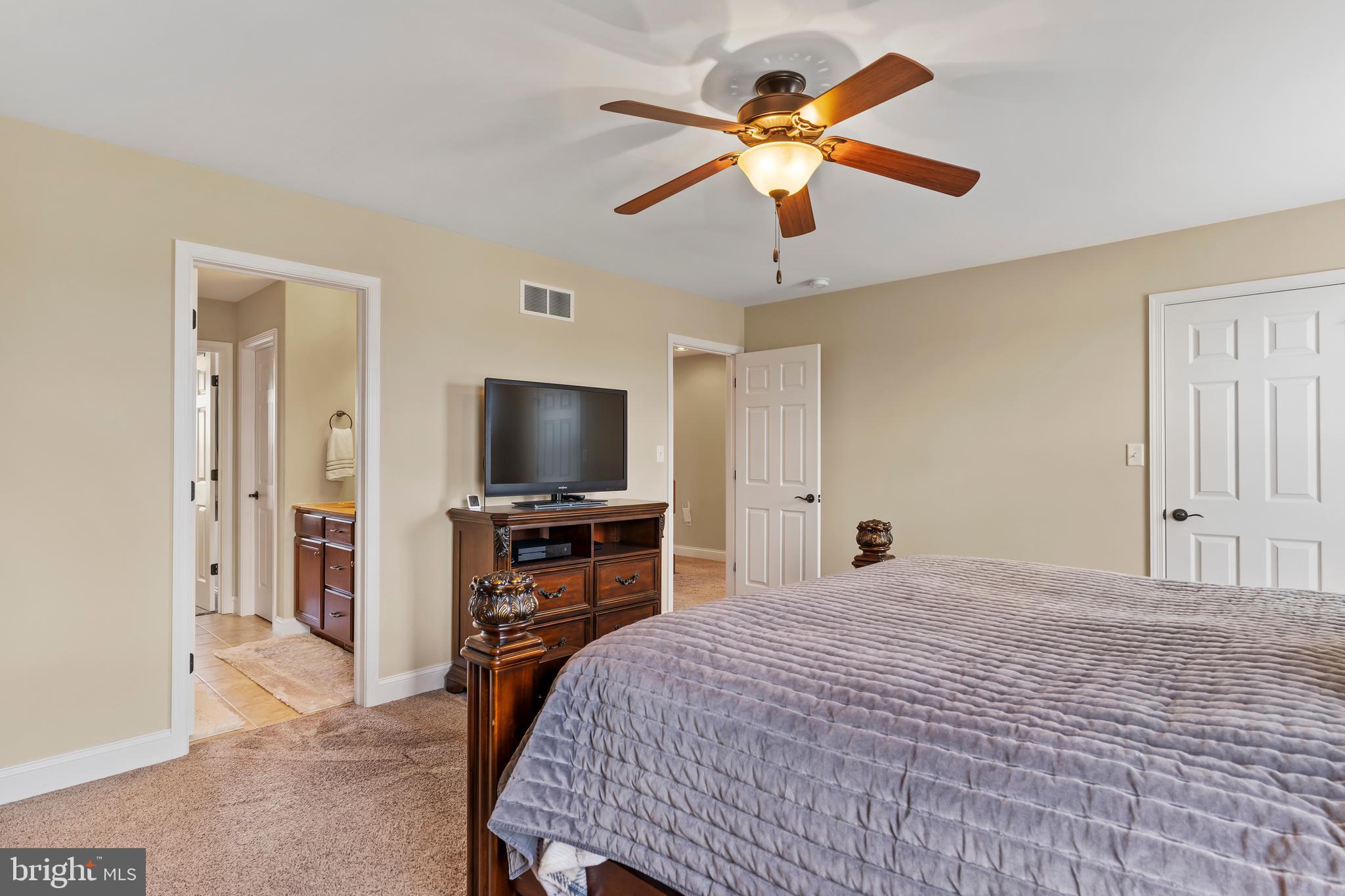 DANBURY GLEN - Residential