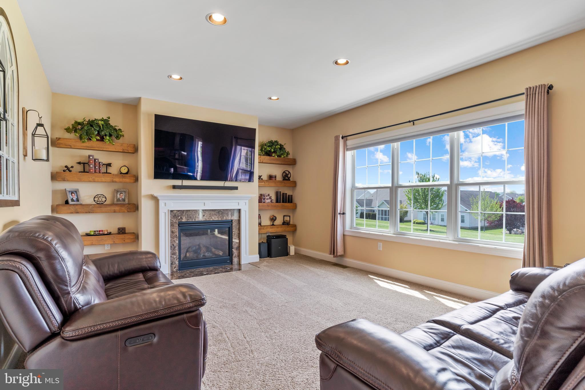 DANBURY GLEN - Residential