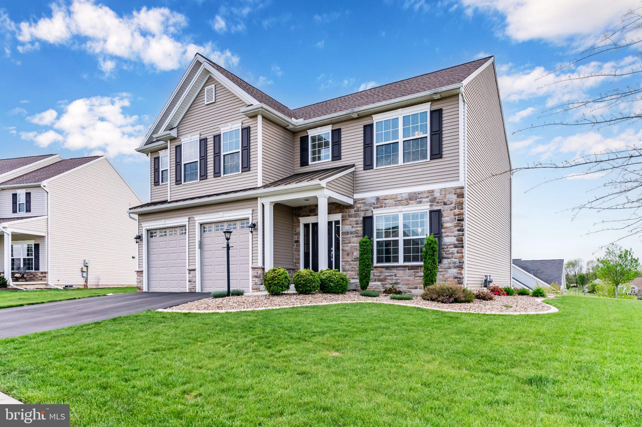 DANBURY GLEN - Residential