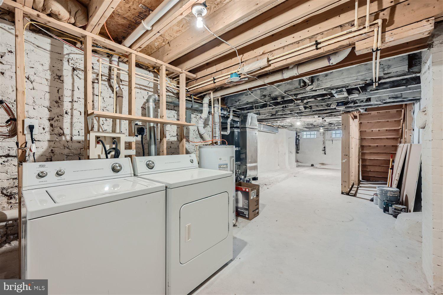 LOCUST POINT - Residential