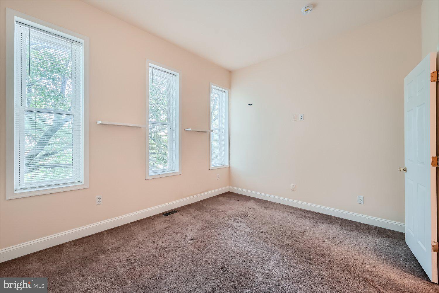 LOCUST POINT - Residential