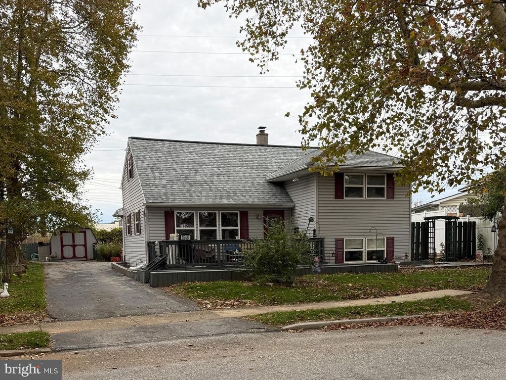 Photo of 1546 Fireside Road, YORK, PA 17404 (MLS # PAYK2092638)