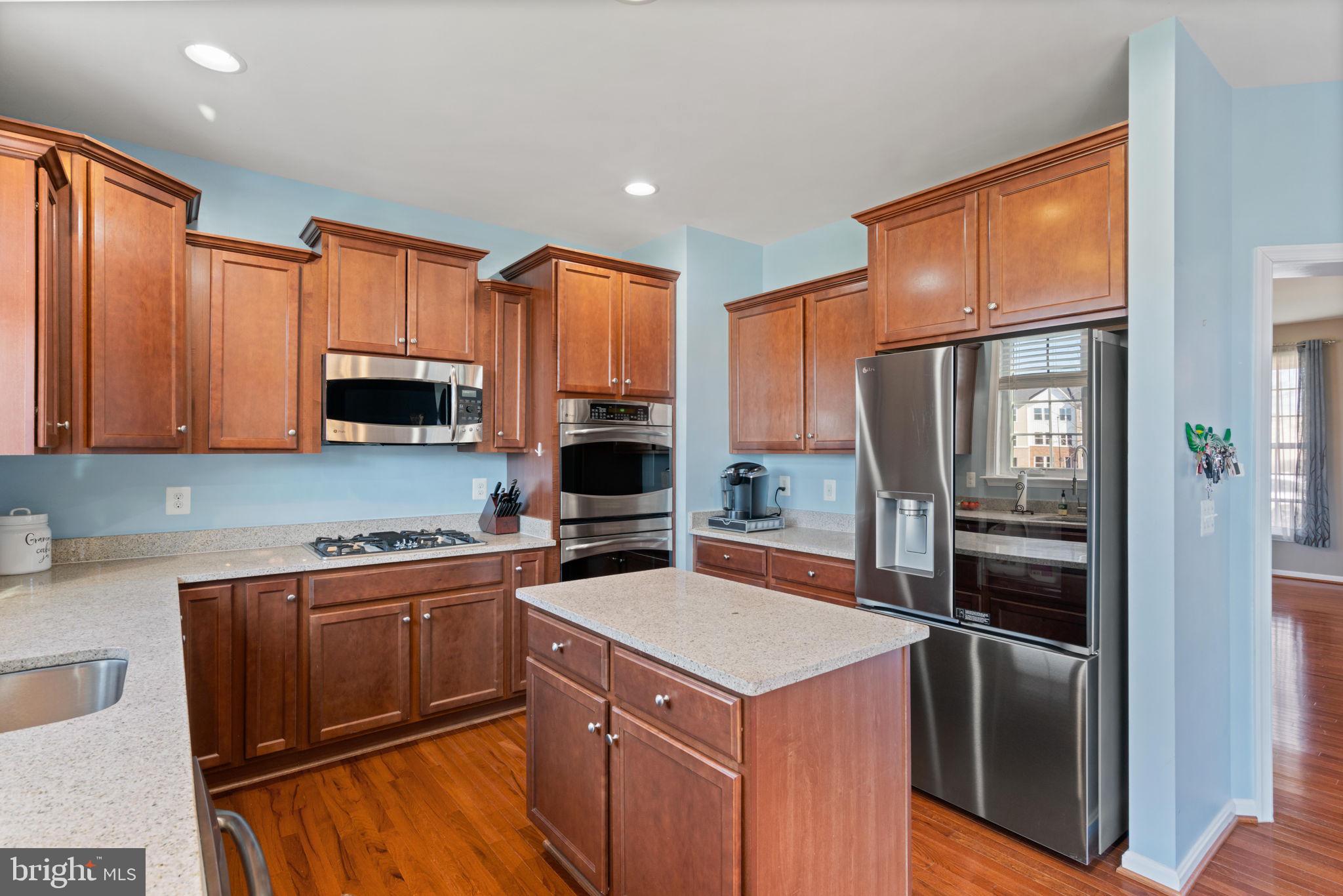 SHERWOOD FOREST - Residential