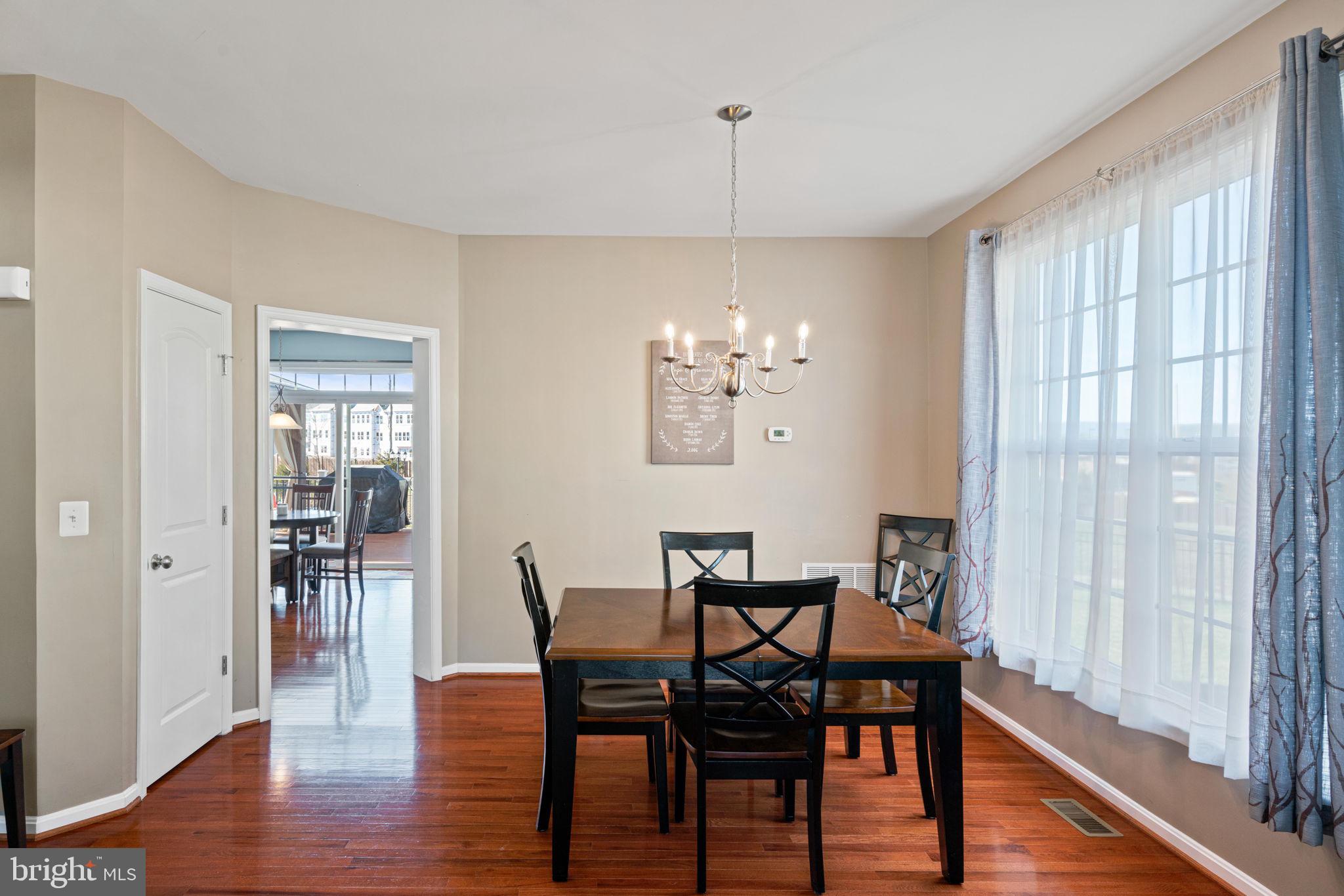 SHERWOOD FOREST - Residential