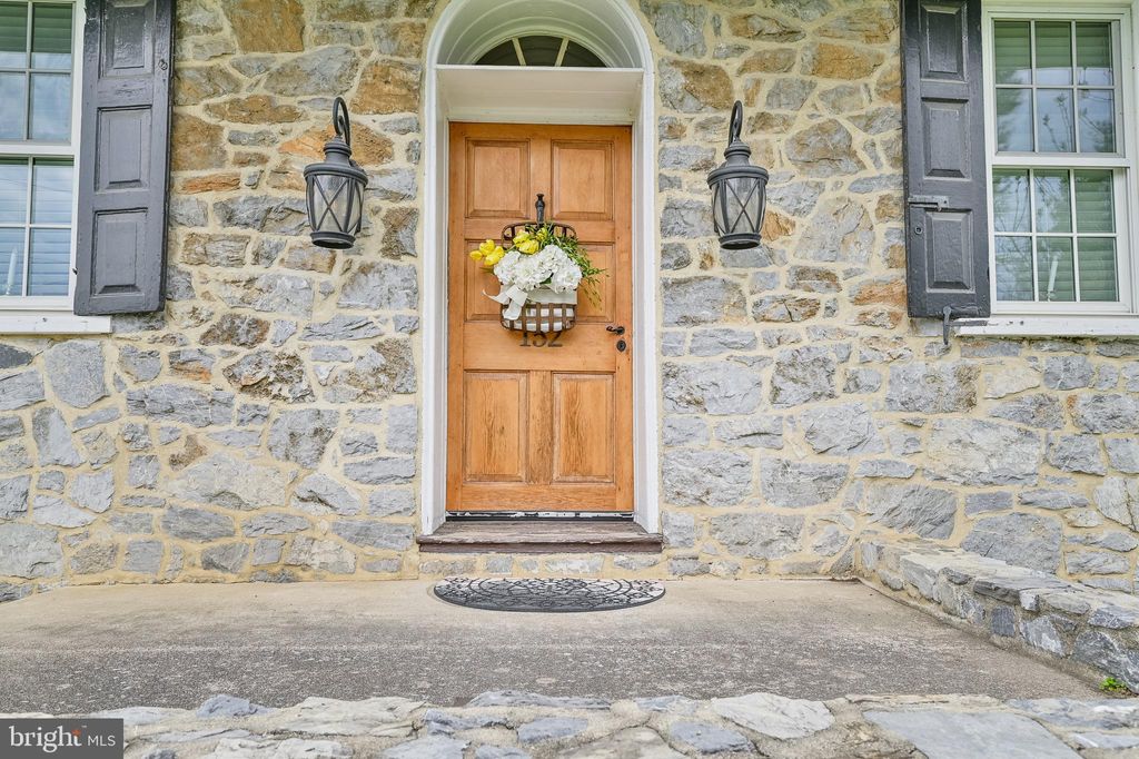 Photo of 152 Stone Quarry Road, LEOLA, PA 17540 (MLS # PALA2068074)