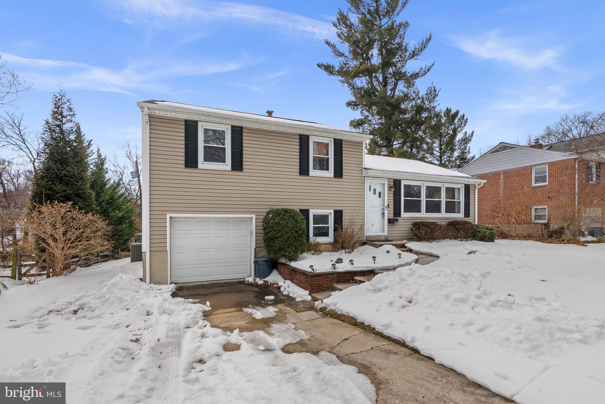 122 WYNDCREST AVENUE