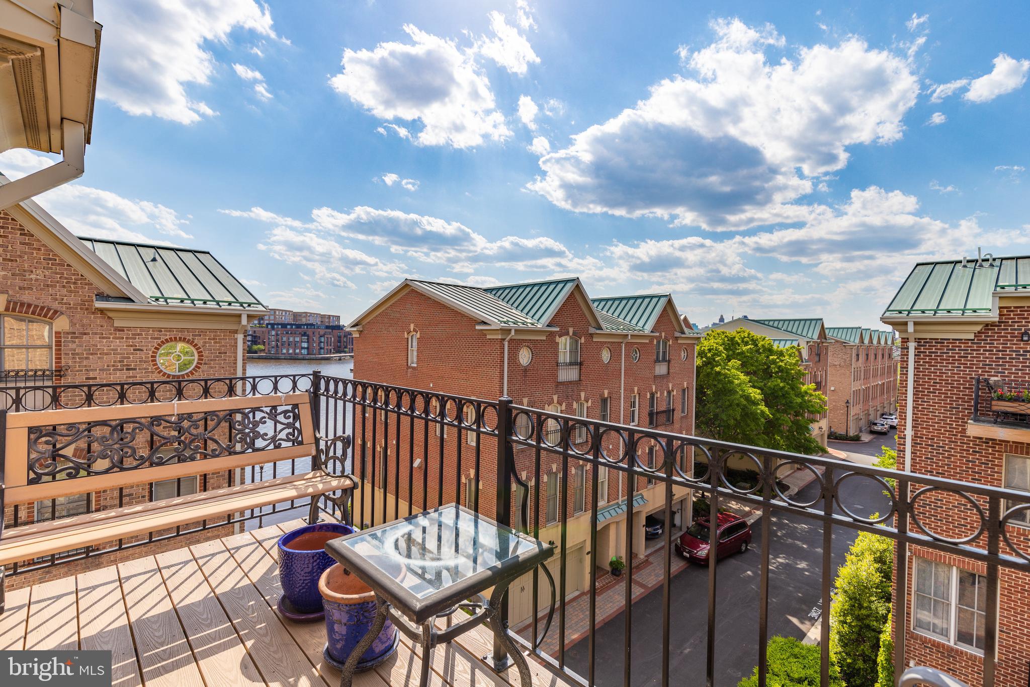 NORTH SHORE - Residential