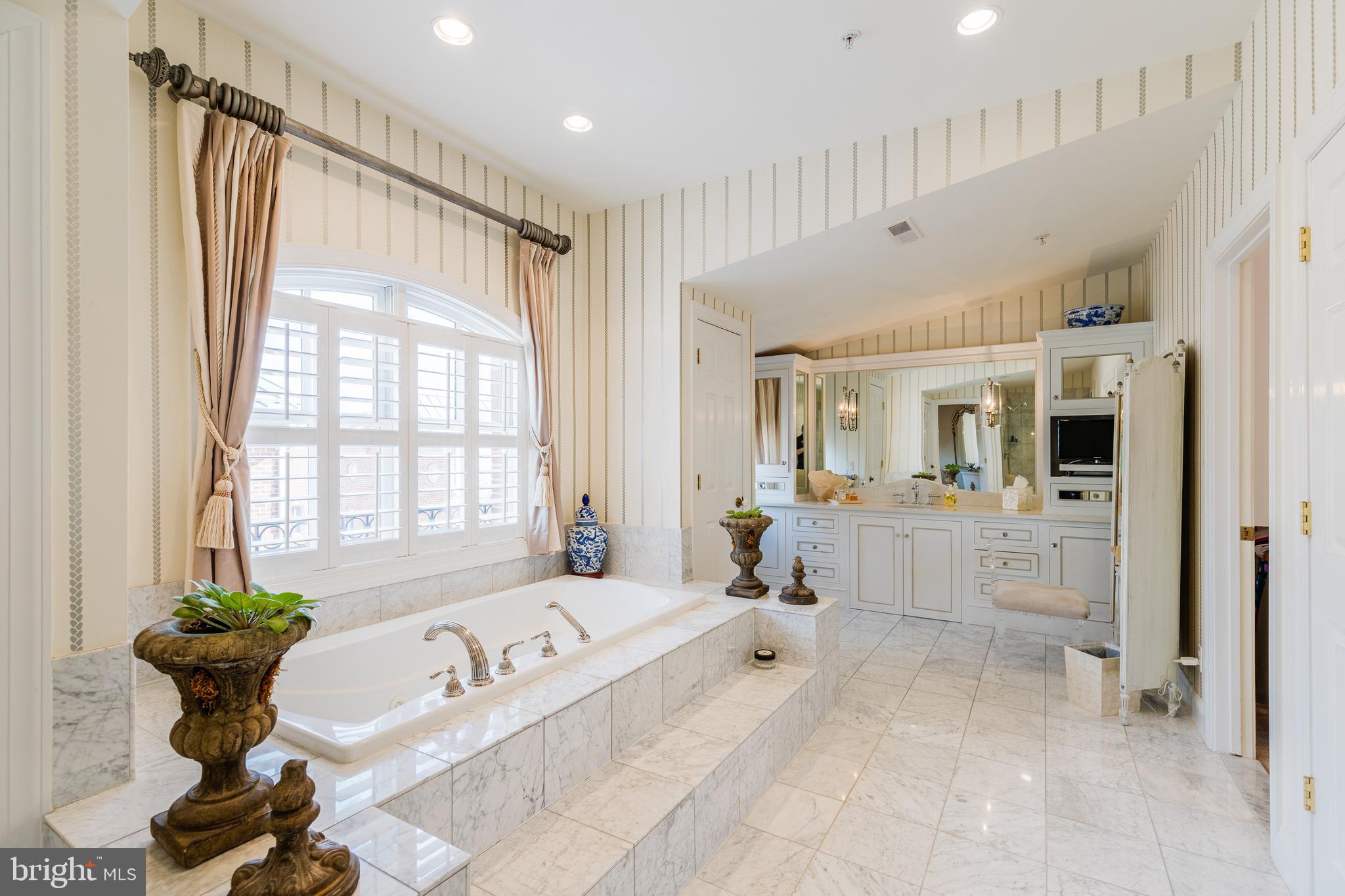 NORTH SHORE - Residential