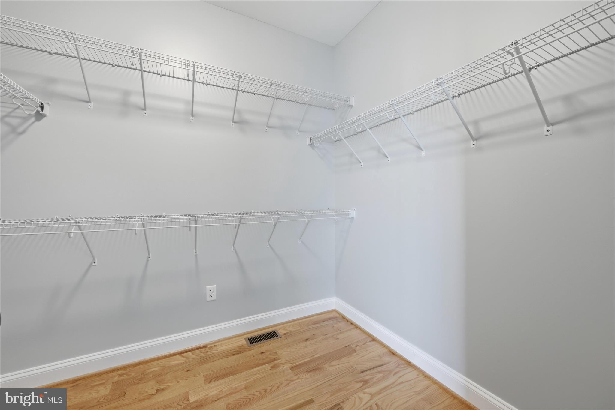 DEHAVELAND ESTATES - Residential