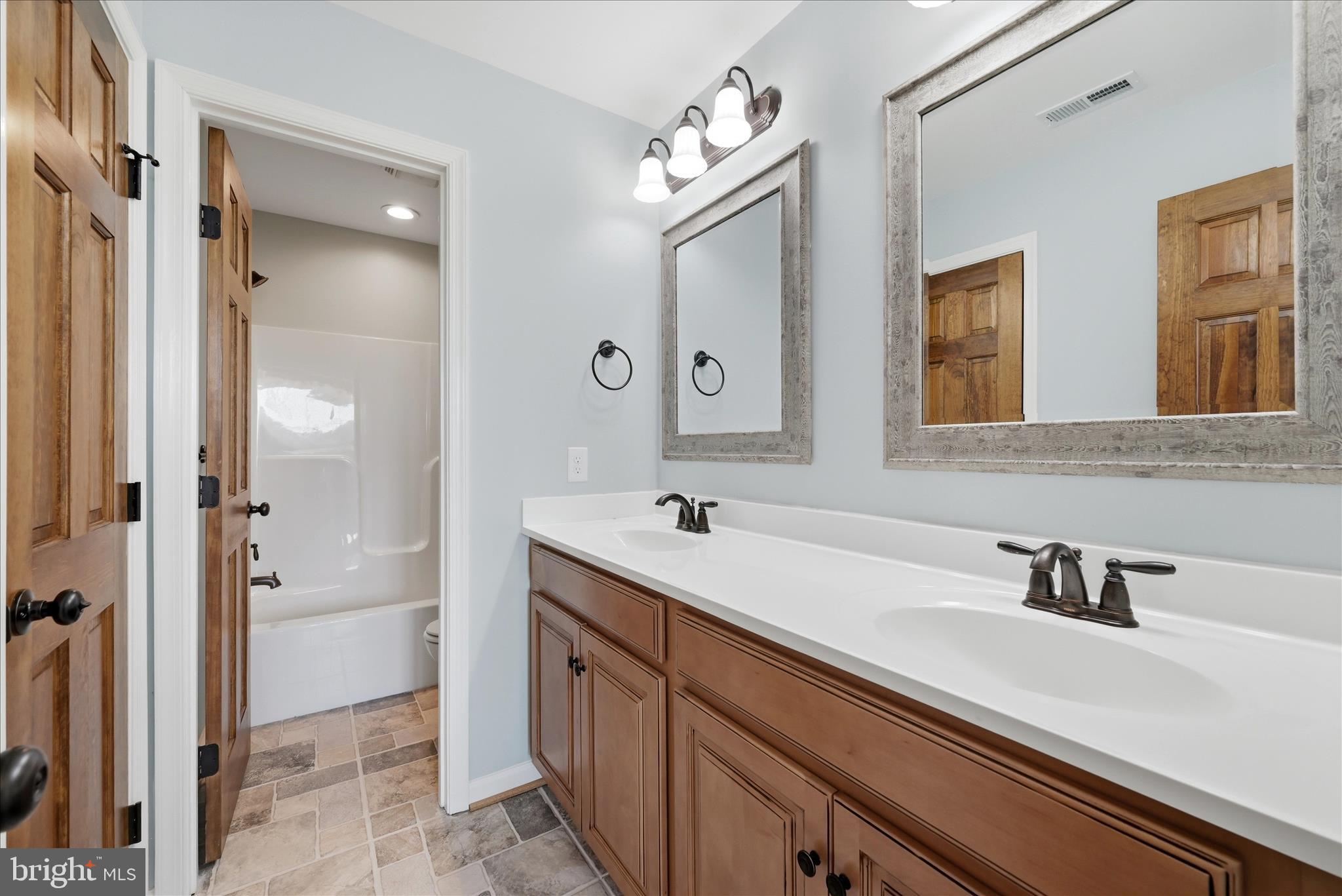 DEHAVELAND ESTATES - Residential