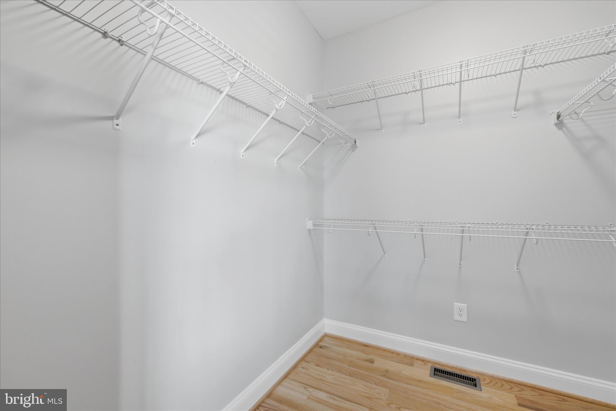 DEHAVELAND ESTATES - Residential