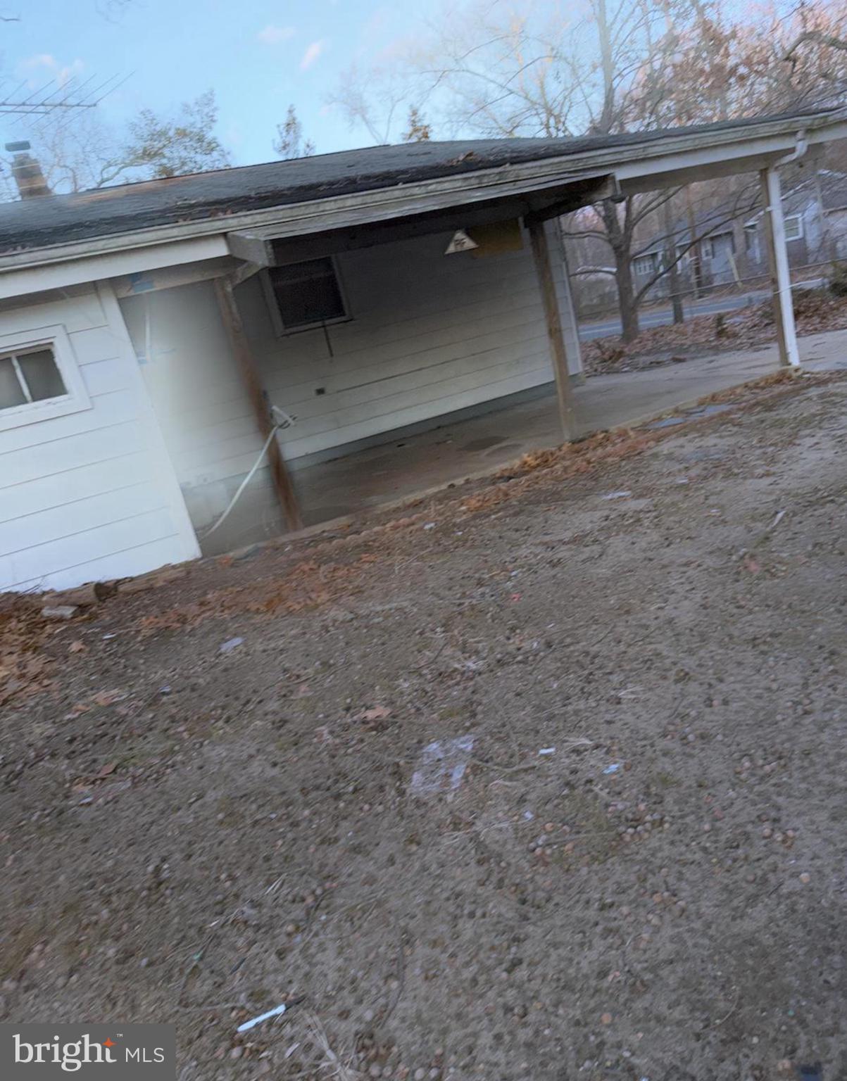 601 E LAKESHORE DRIVE