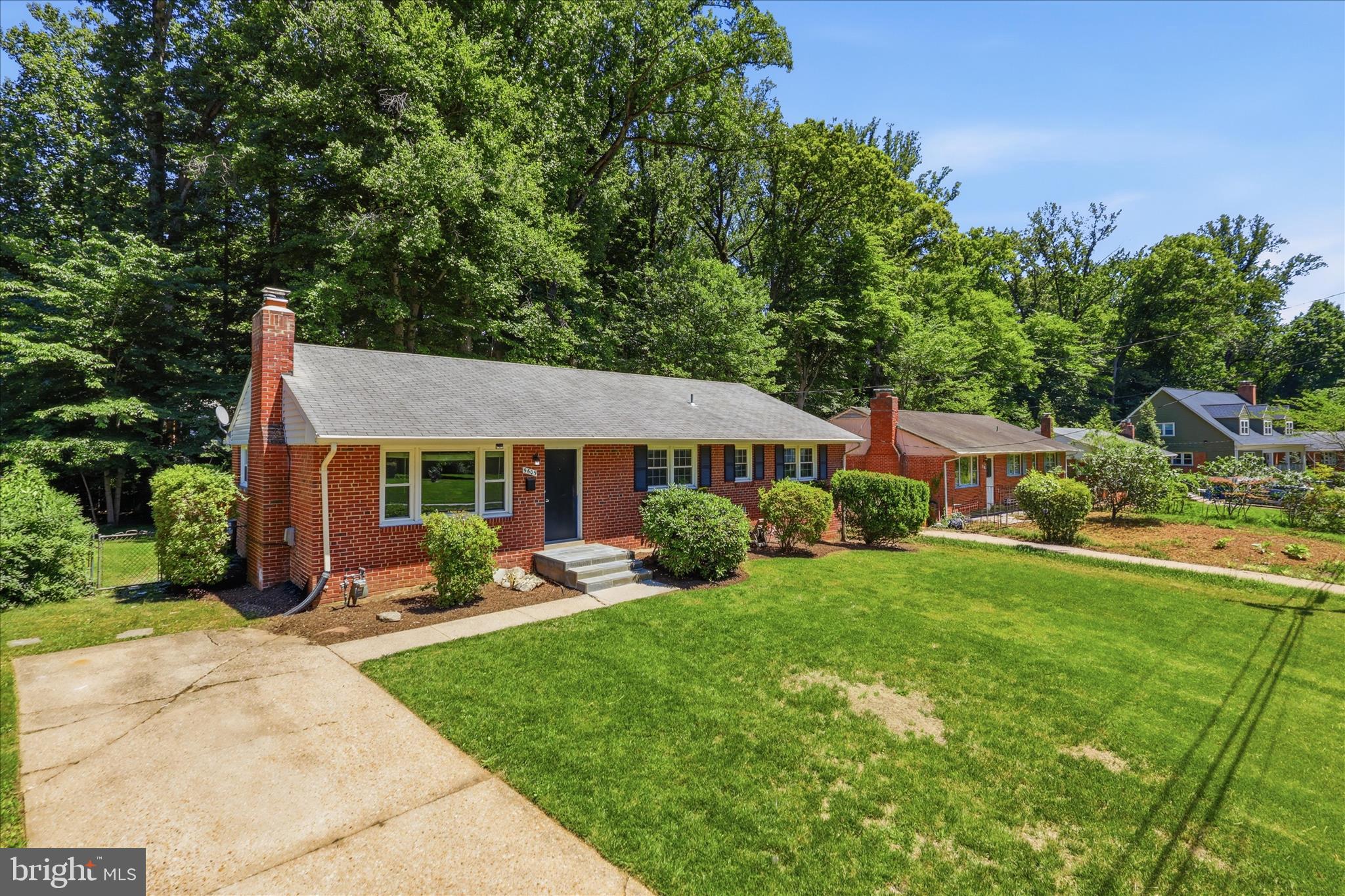5609 SEDGWICK LANE
