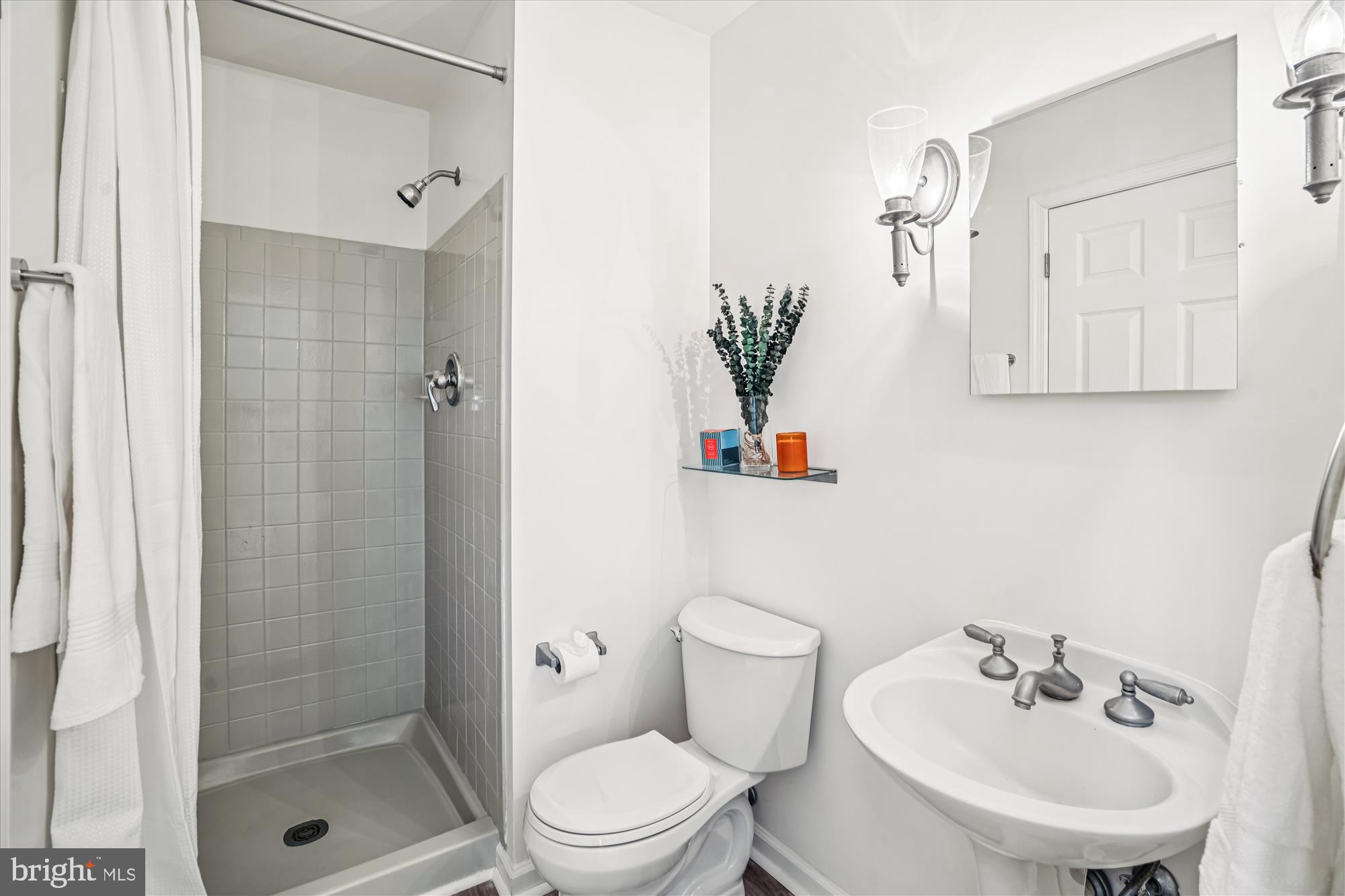 HOLLY HILL FARM - Residential