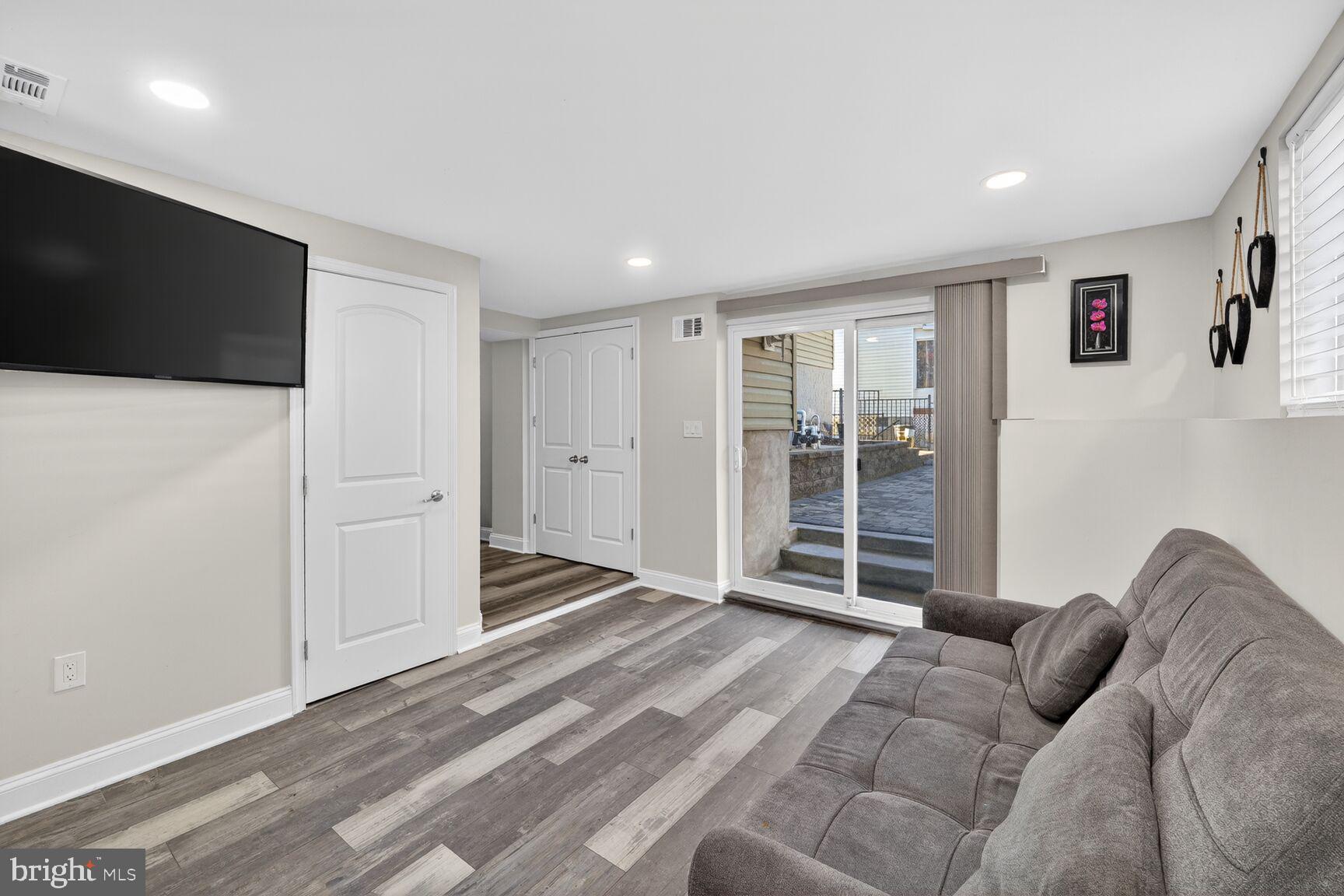 BRIEN RUN VILLAGE - Residential