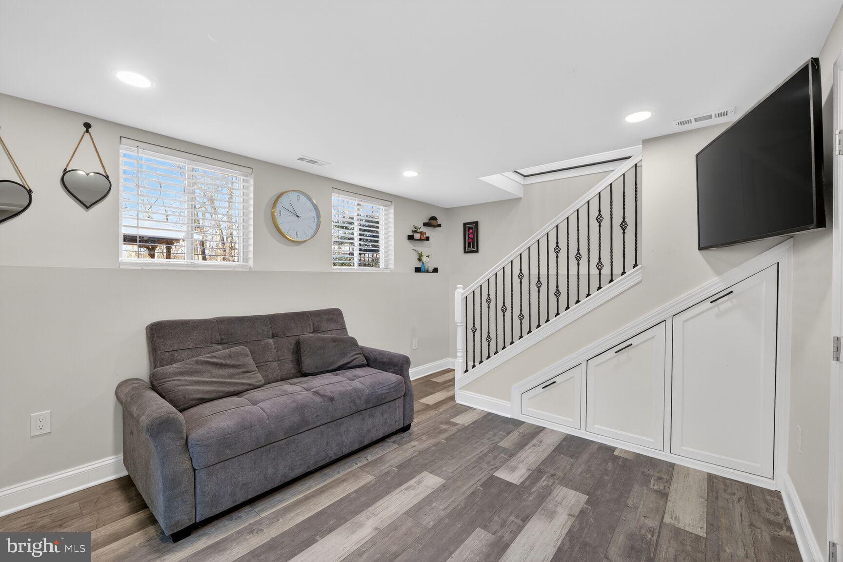 BRIEN RUN VILLAGE - Residential