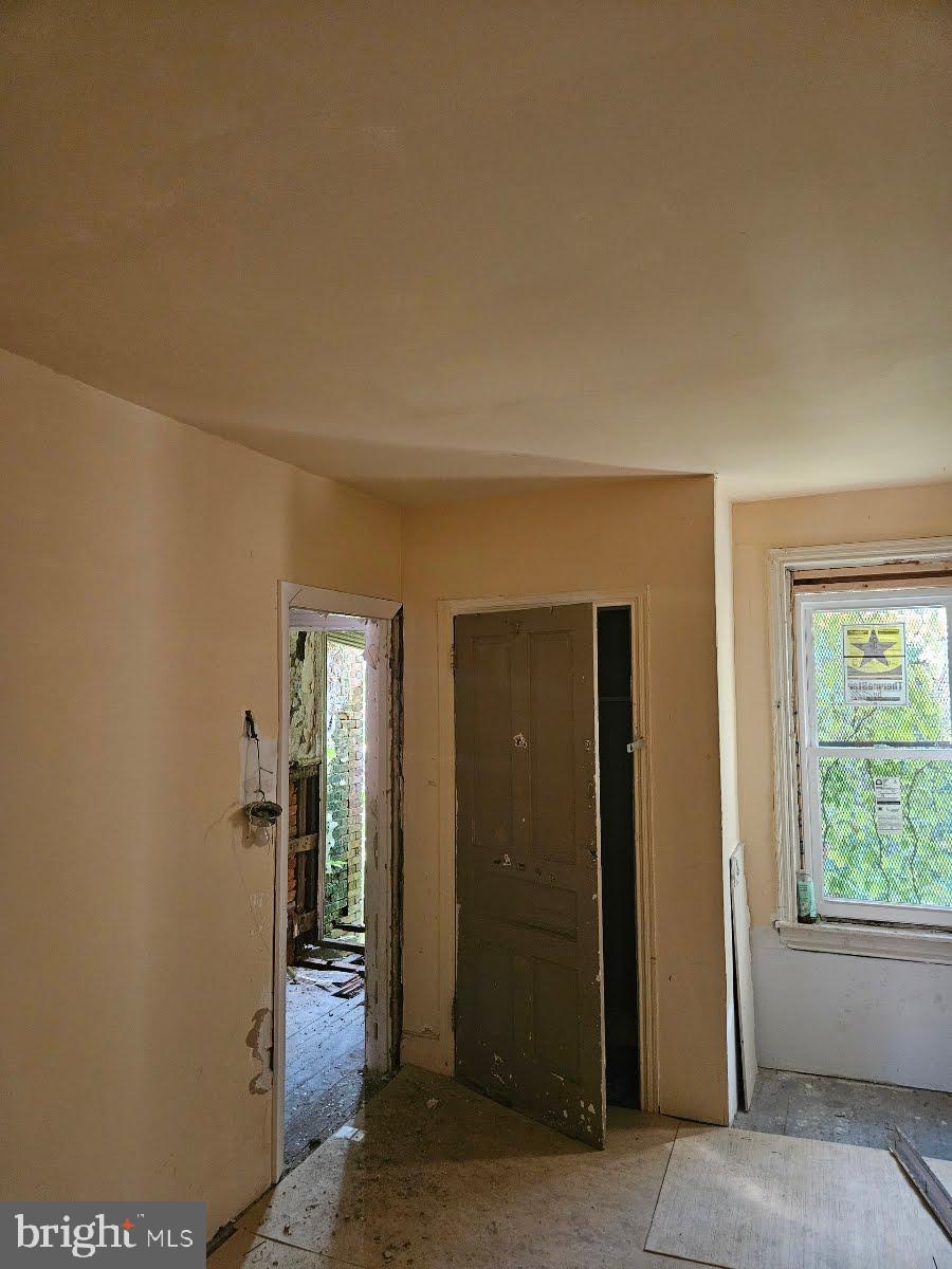 STRAWBERRY MANSION - Residential