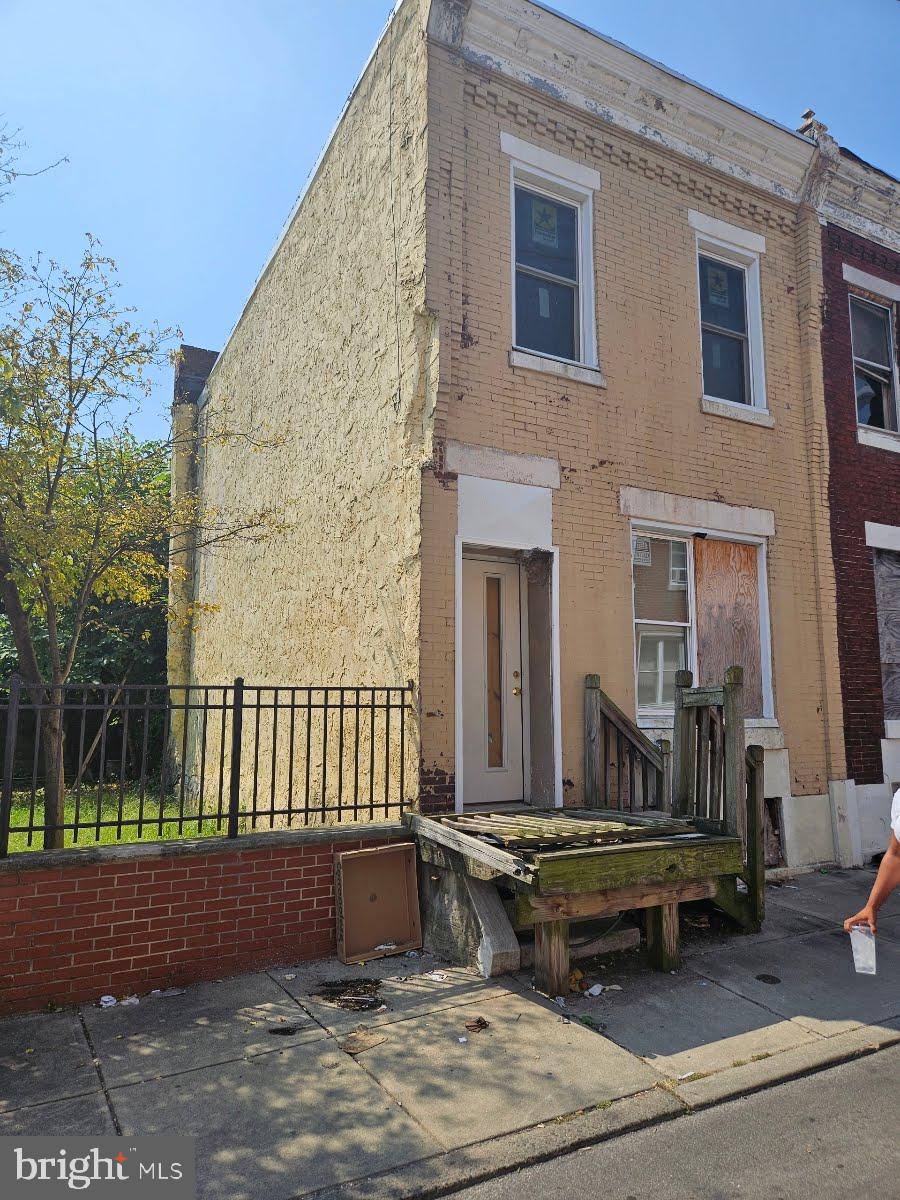 STRAWBERRY MANSION - Residential