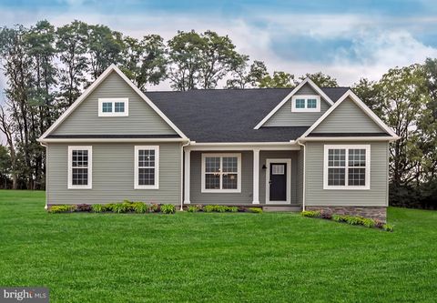 121 EAGLE LANE LOT 8 HANOVER PA 17331