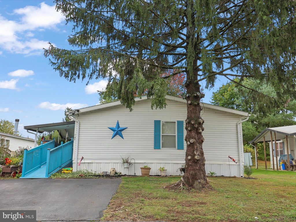 Photo of 732 Laura Lane, YORK, PA 17402 (MLS # PAYK2091676)