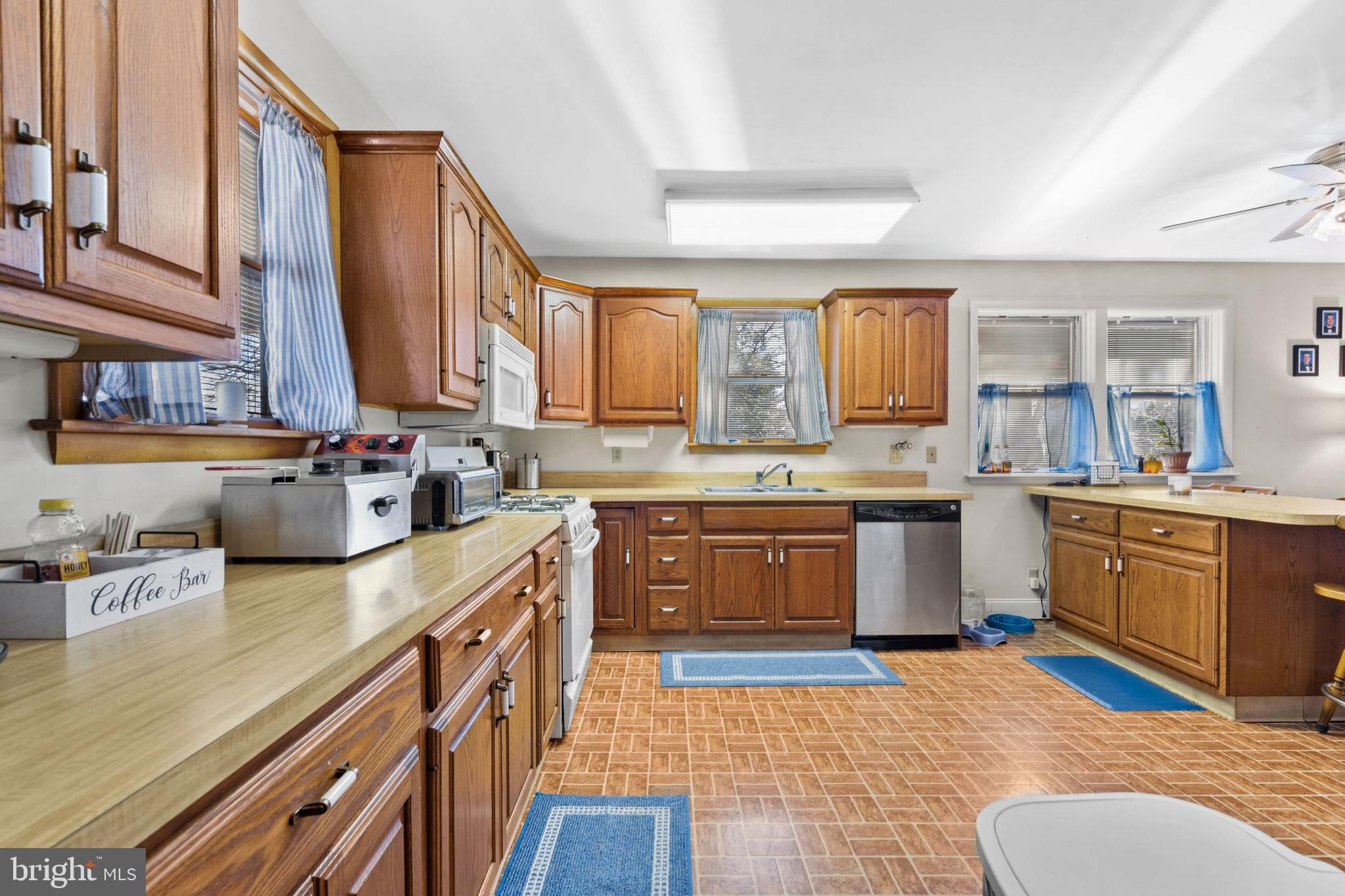 ABINGTON - Commercial Sale