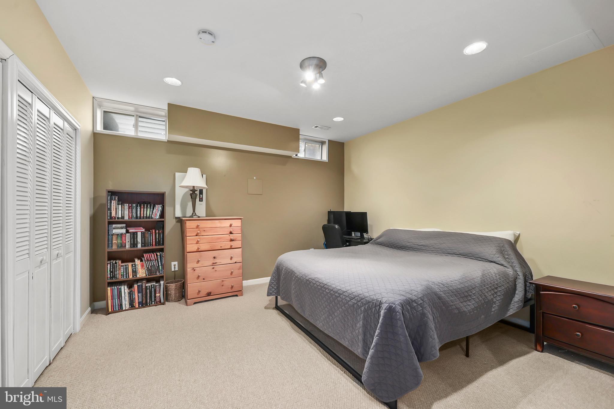 LAUREL HILL LANDBAY - Residential