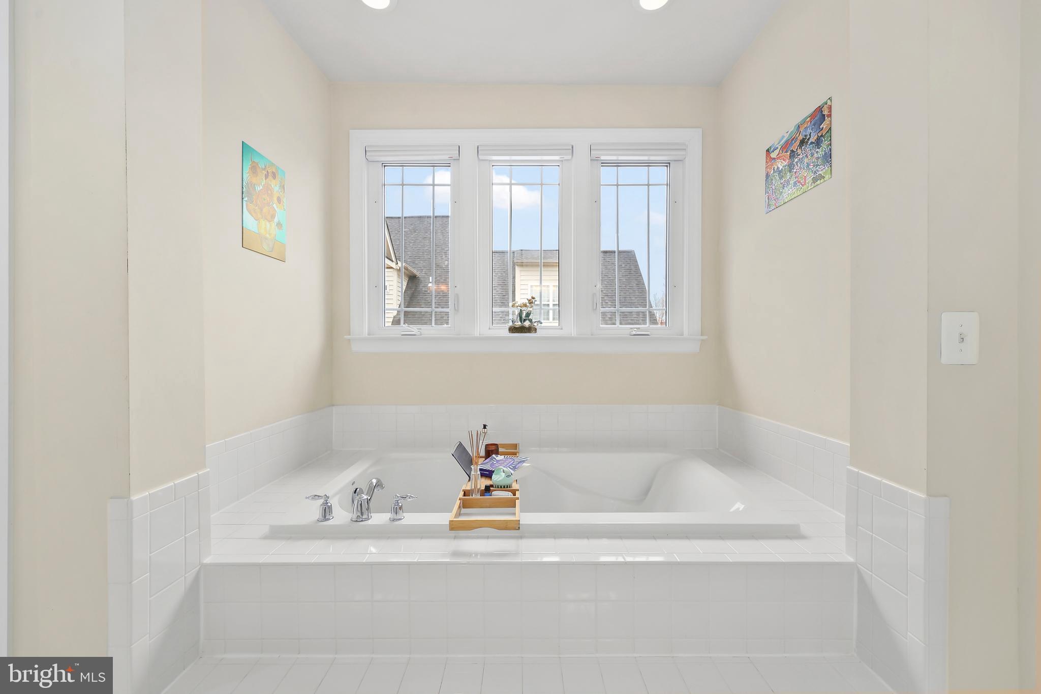 LAUREL HILL LANDBAY - Residential