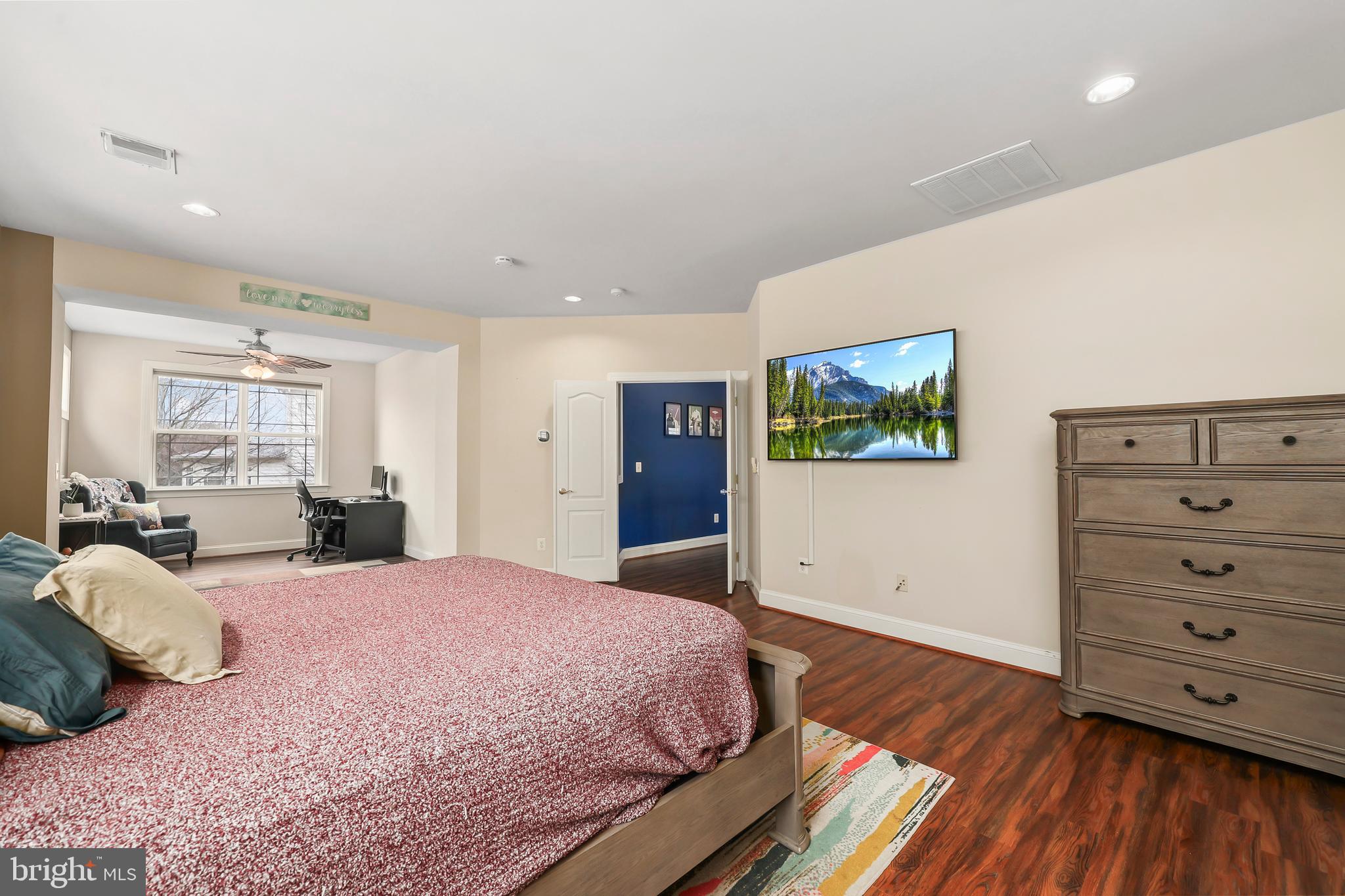 LAUREL HILL LANDBAY - Residential