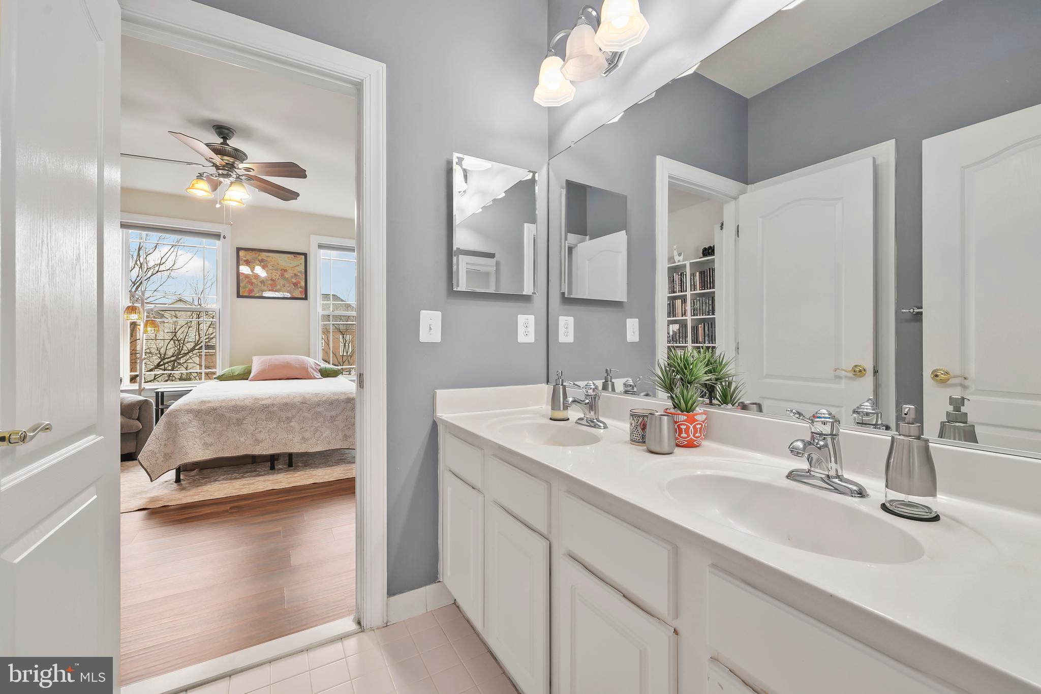 LAUREL HILL LANDBAY - Residential