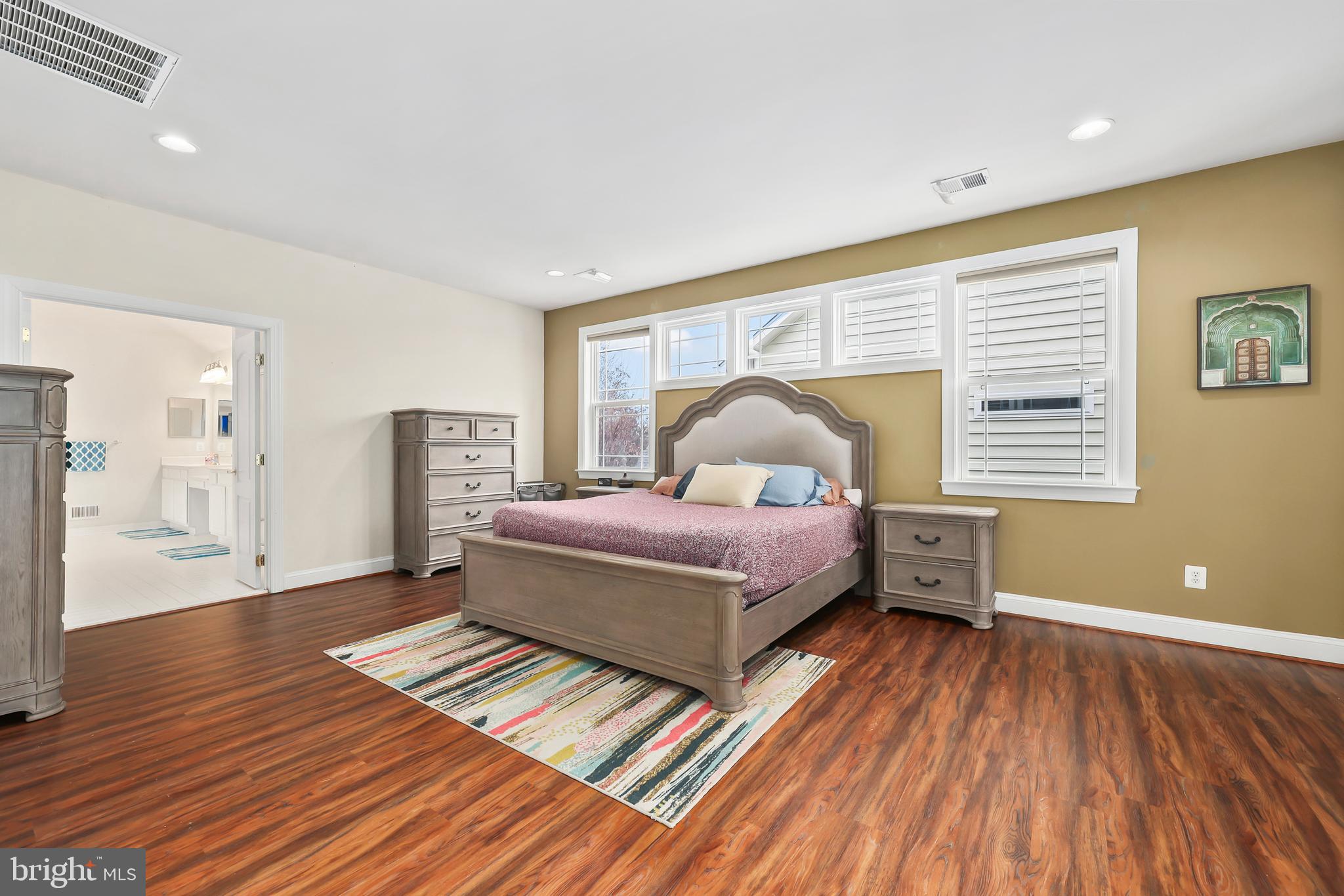 LAUREL HILL LANDBAY - Residential